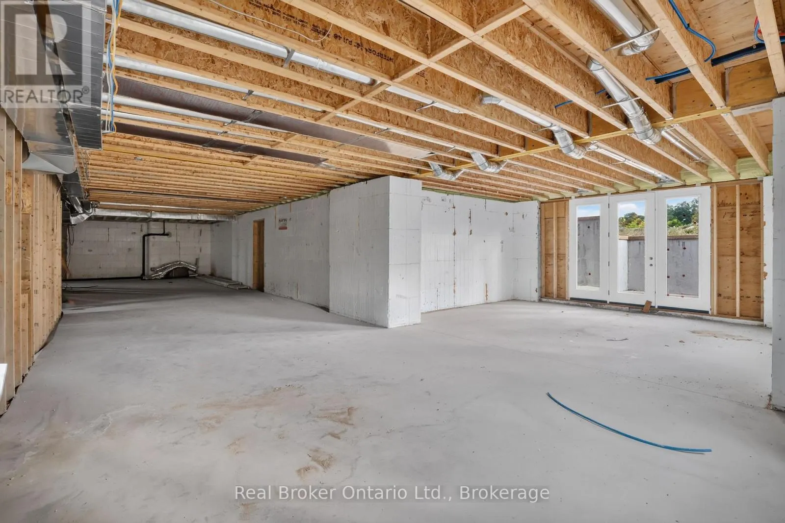 1 MEADOWLARK WAY