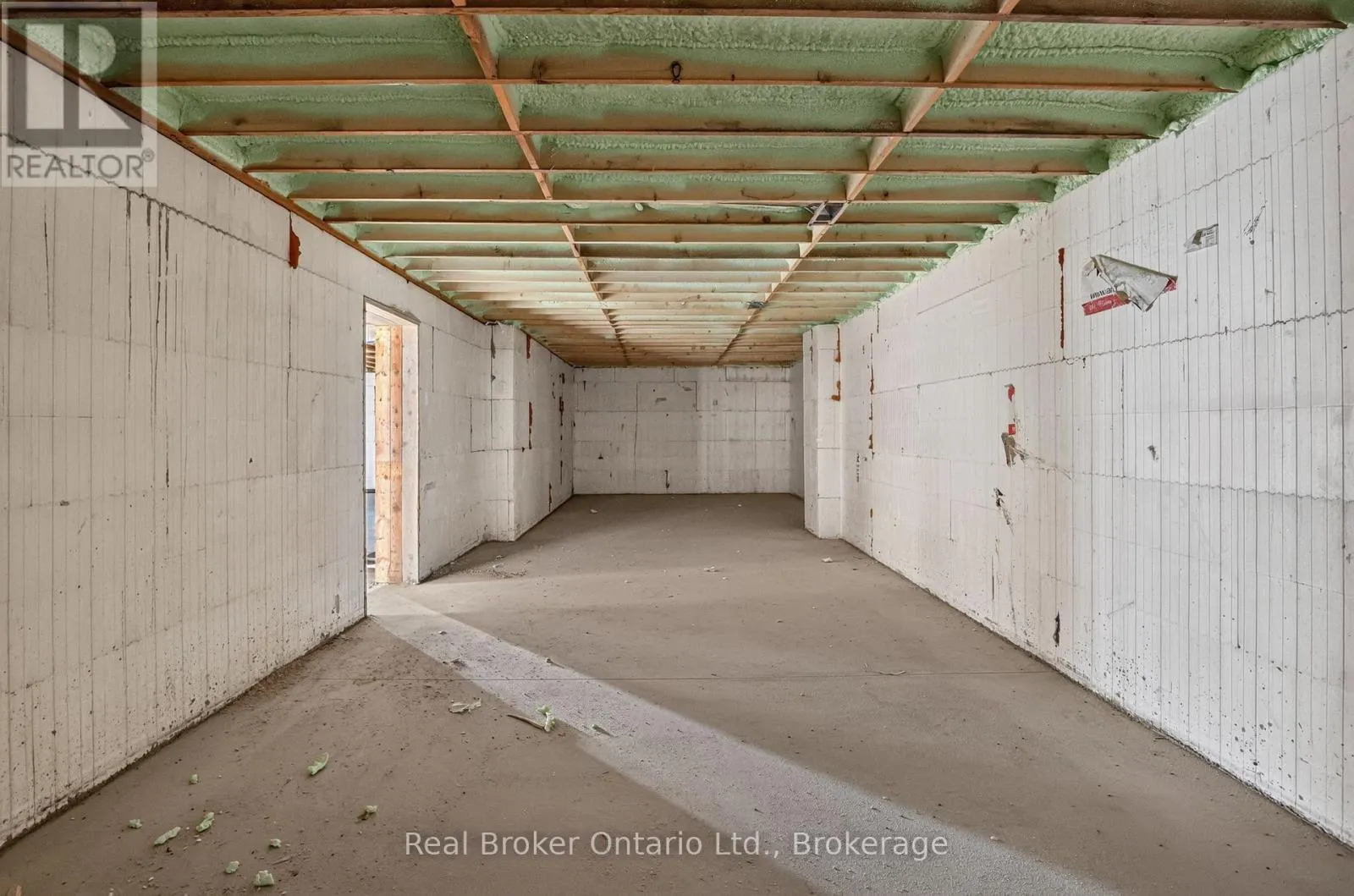 1 MEADOWLARK WAY