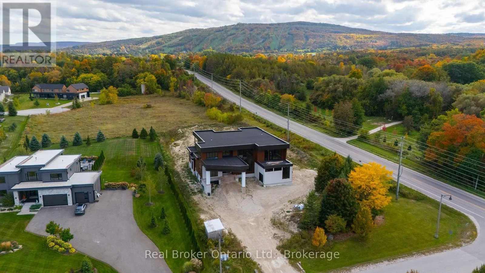 1 MEADOWLARK WAY