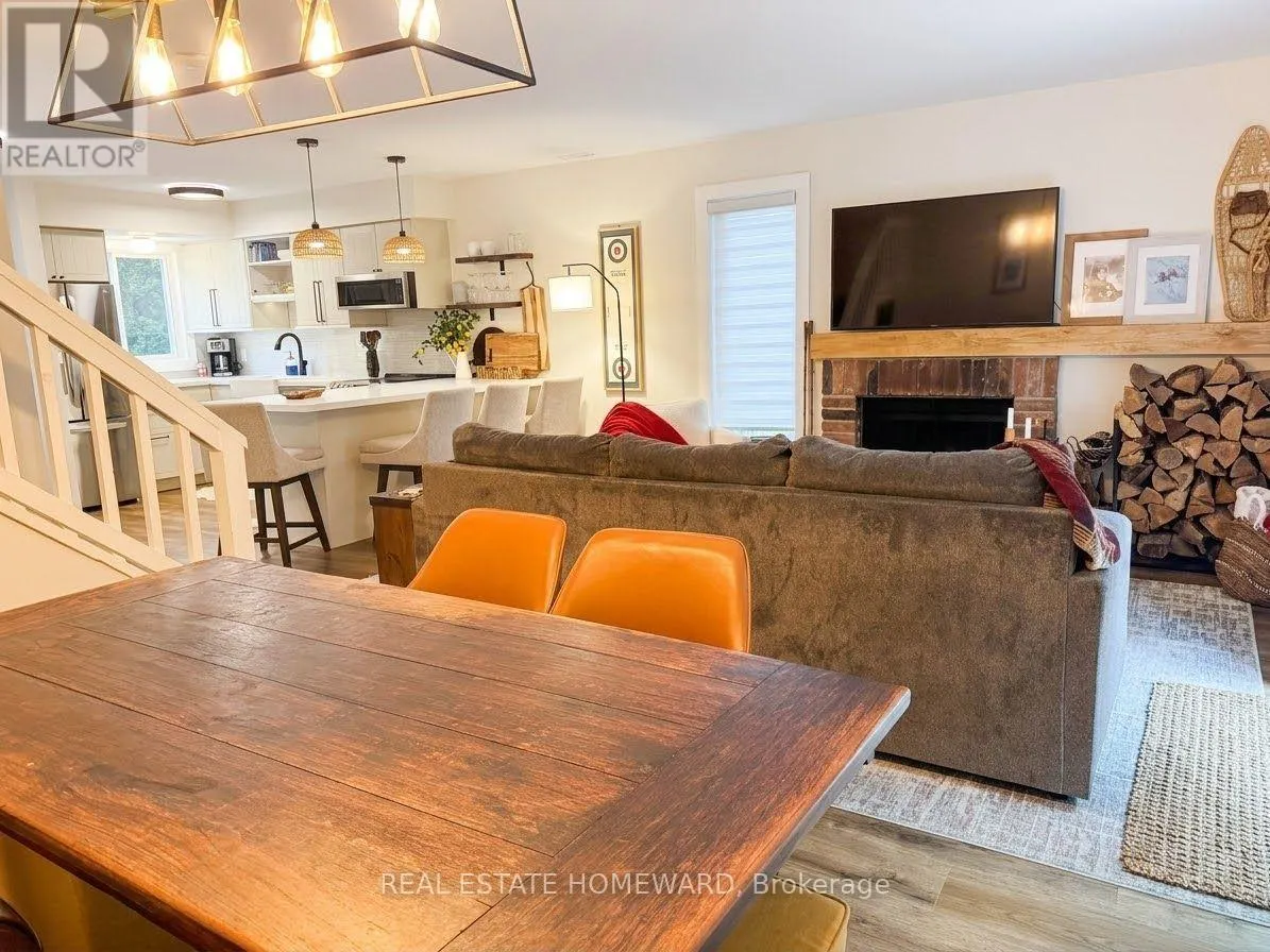 130 ESCARPMENT CRESCENT