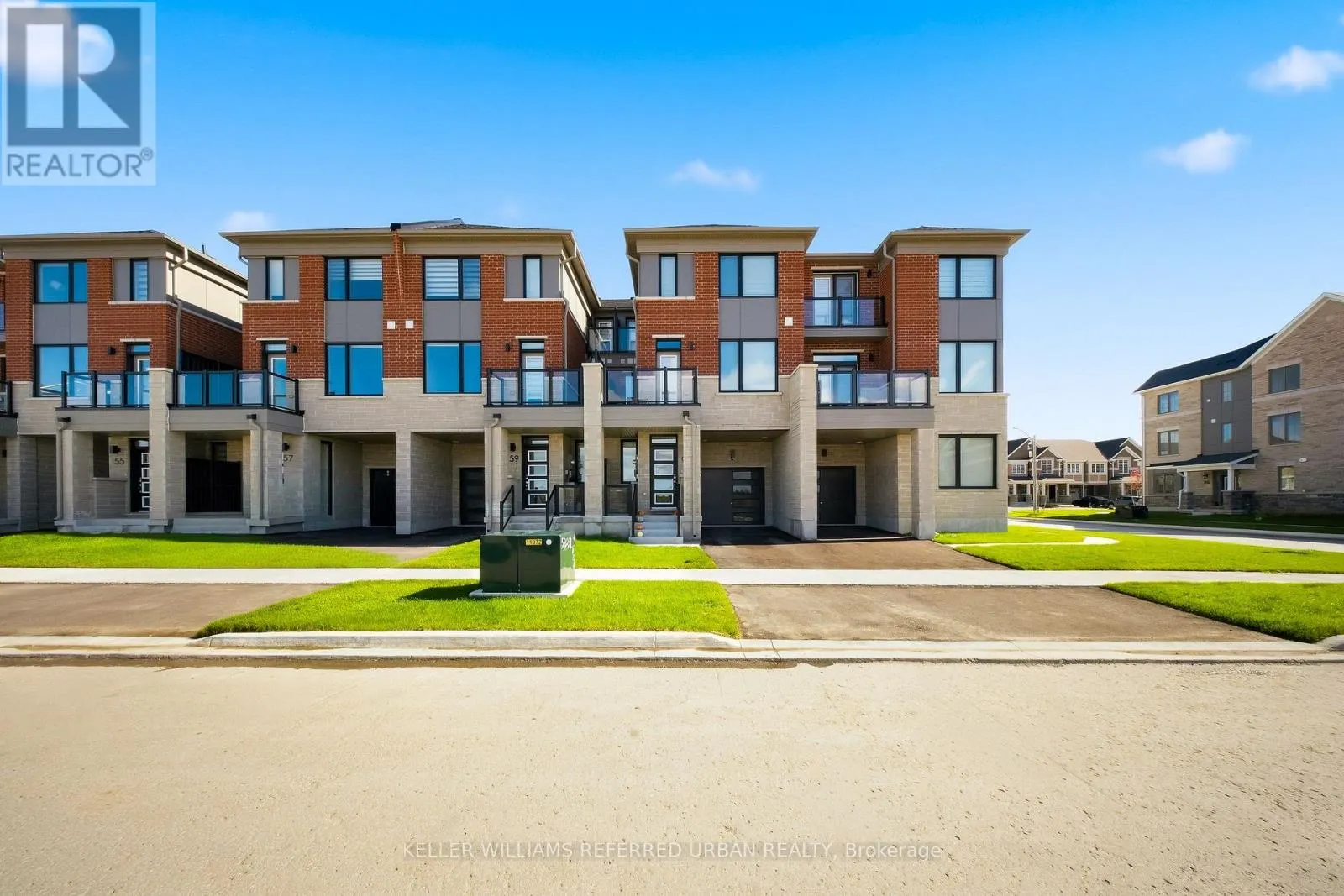 61 VINEWOOD CRESCENT