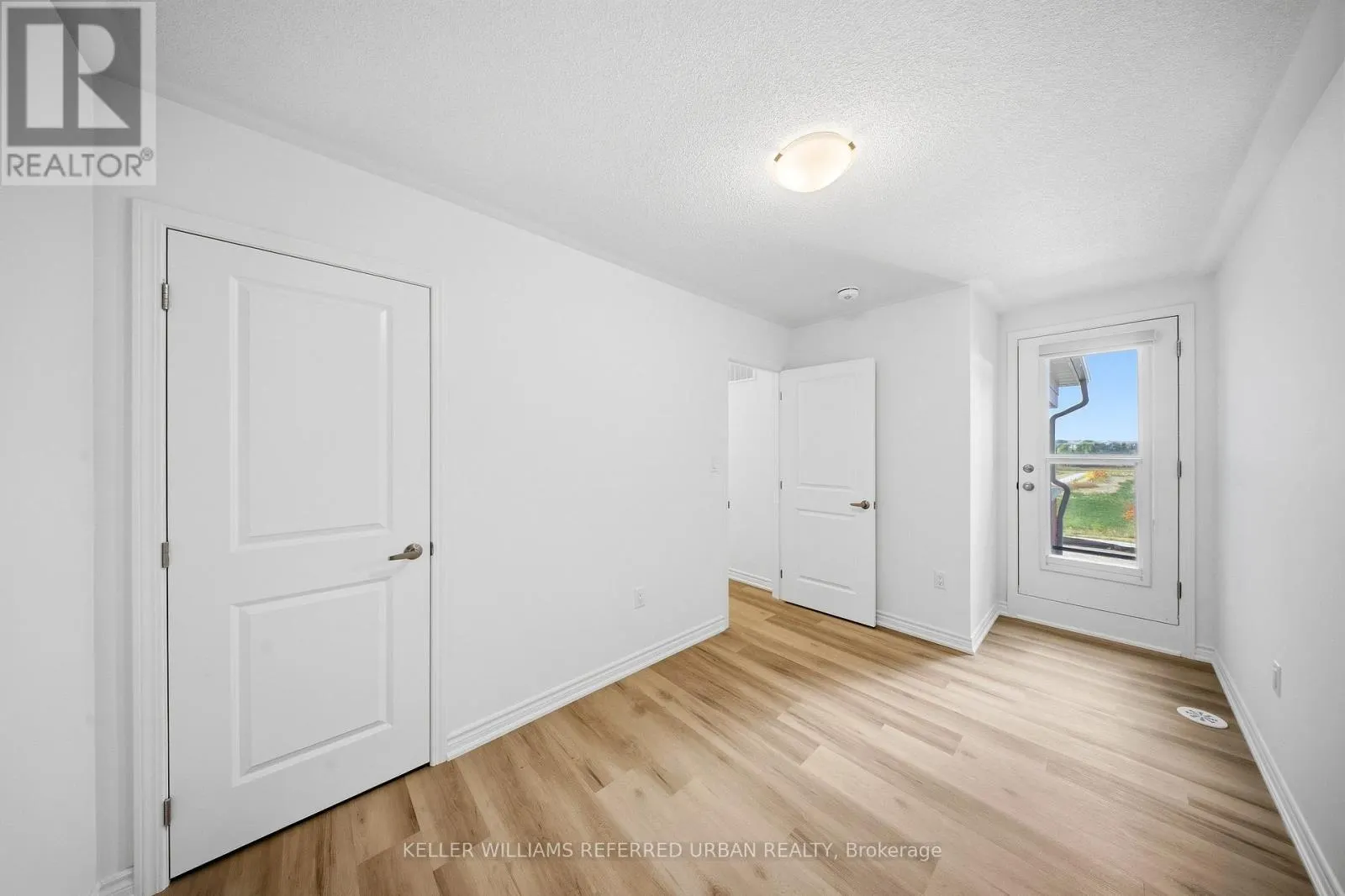 61 VINEWOOD CRESCENT