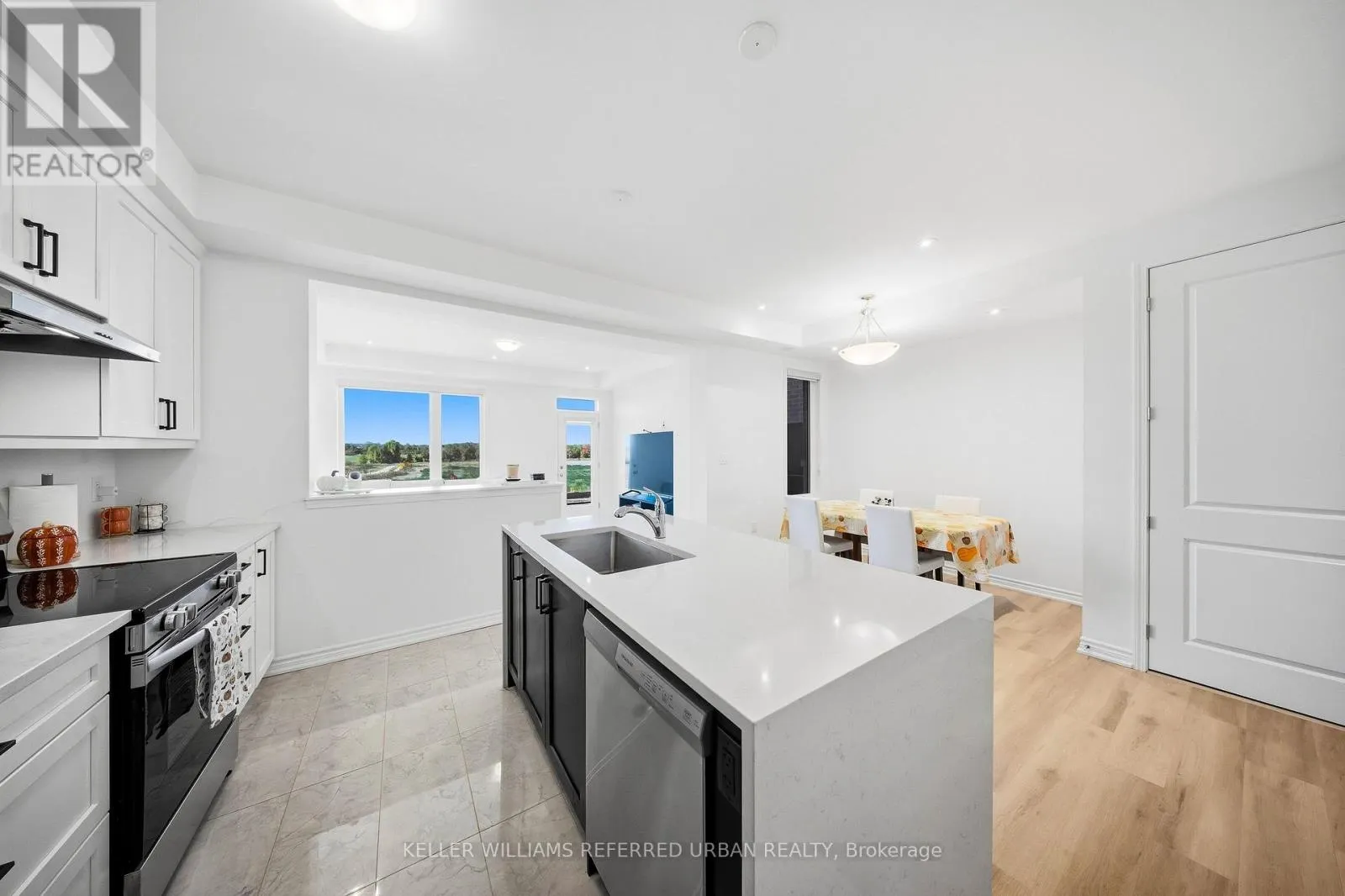 61 VINEWOOD CRESCENT