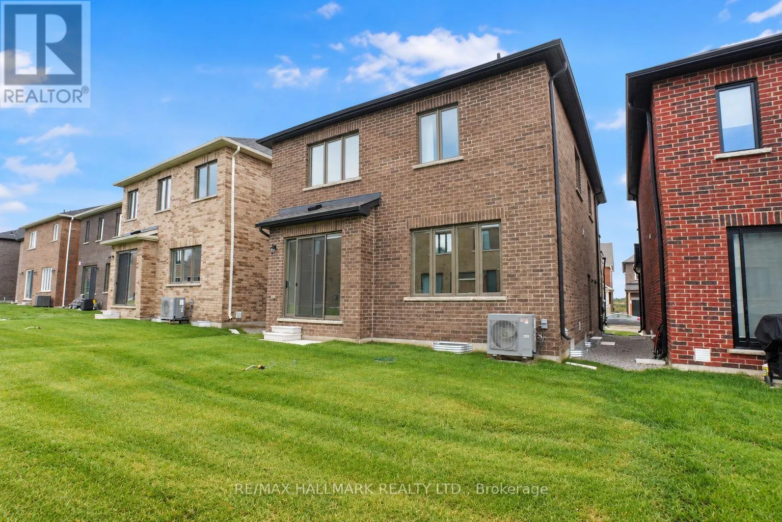 82 GRETZKY AVENUE