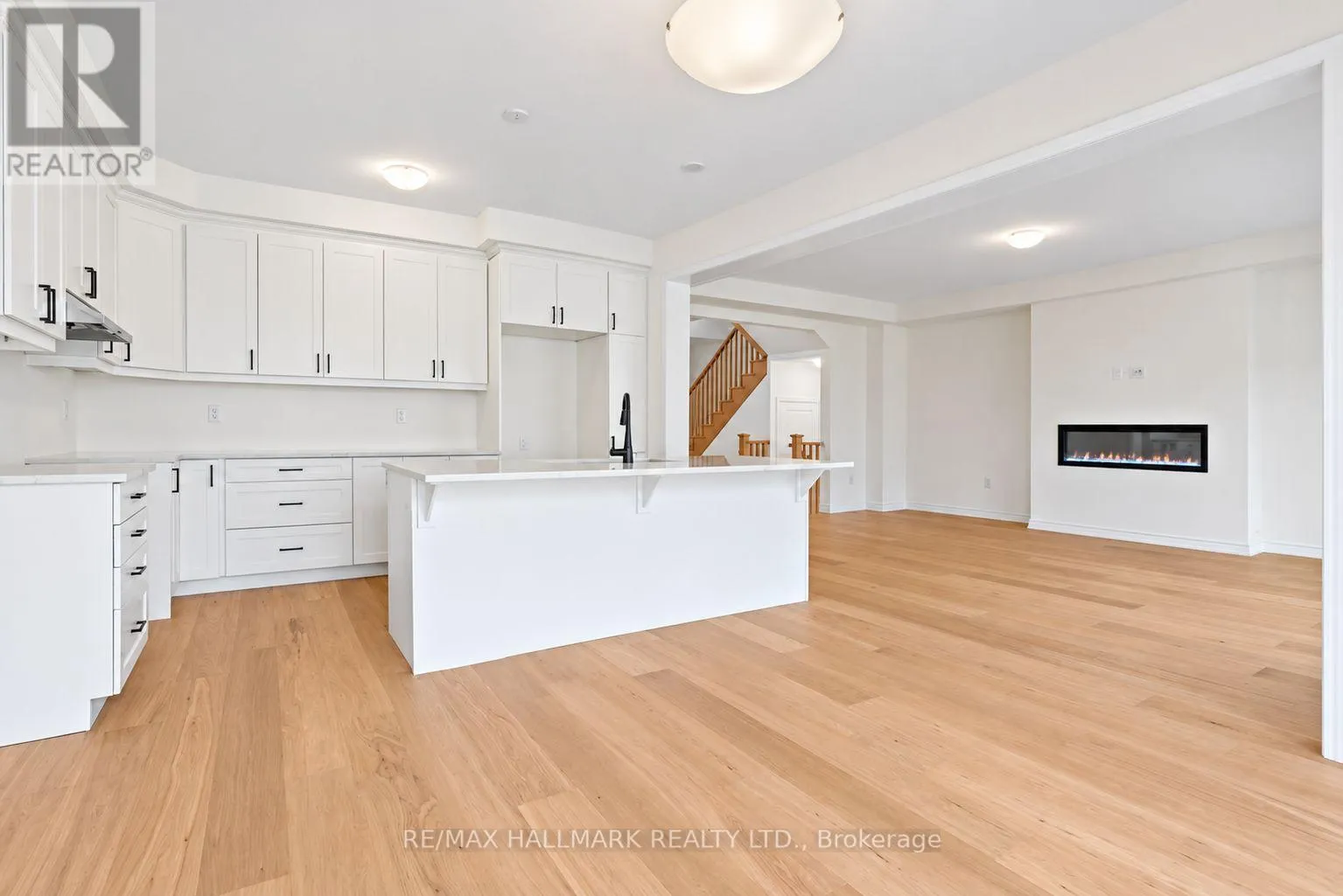 82 GRETZKY AVENUE