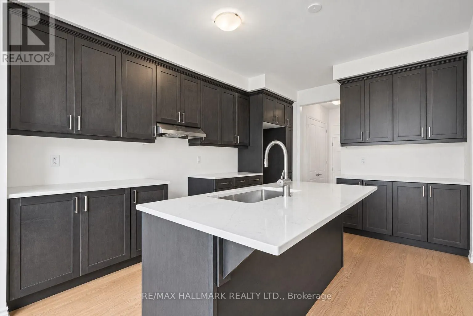 84 GRETZKY AVENUE