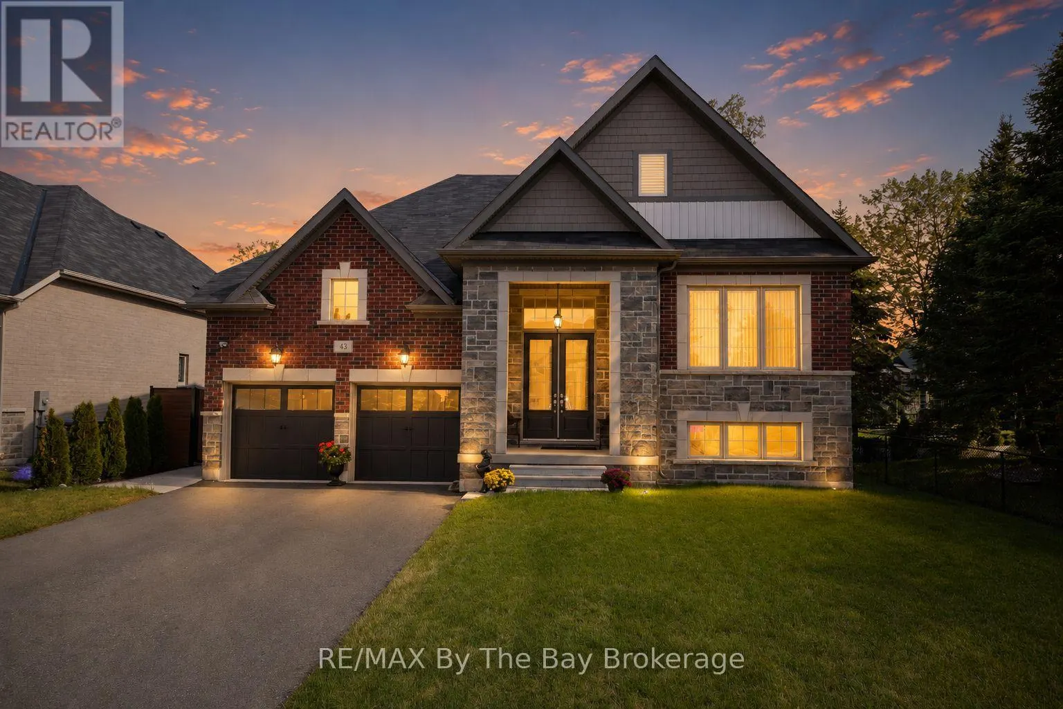 43 FAWNDALE CRESCENT