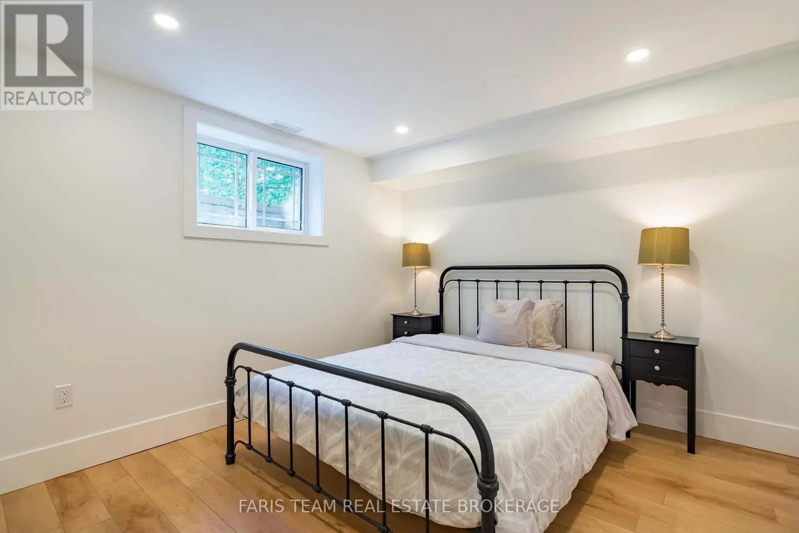 15 STONEY ROAD