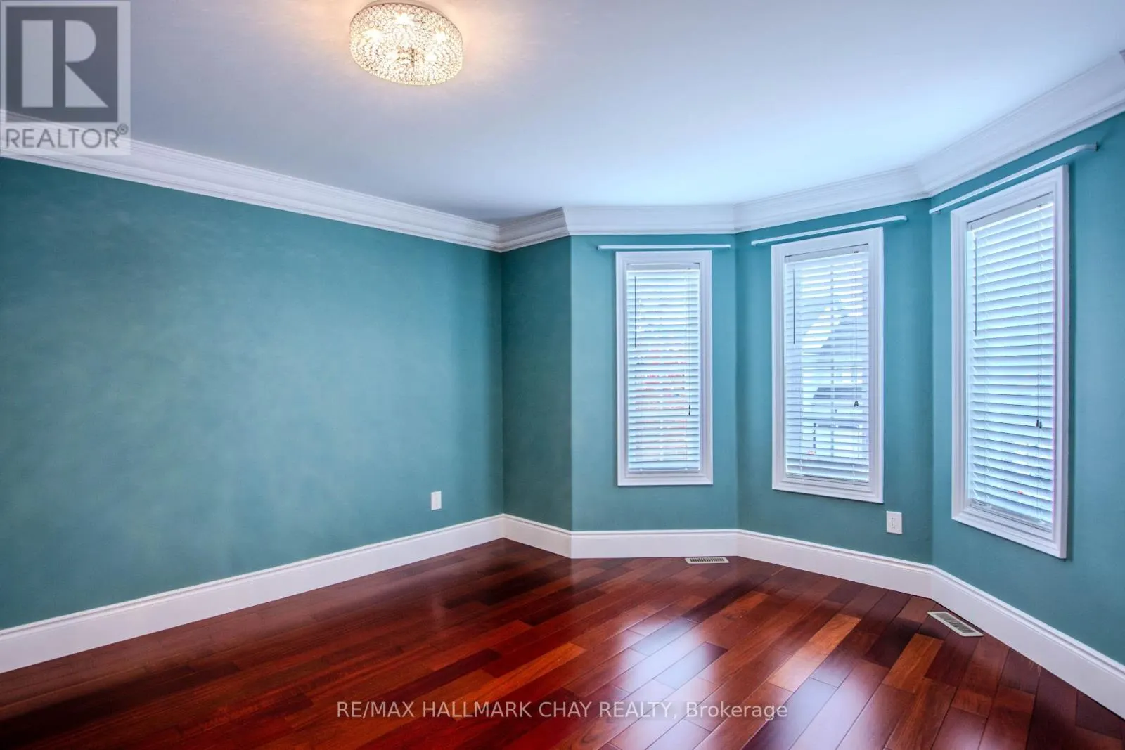 104 SUCCESSION CRESCENT