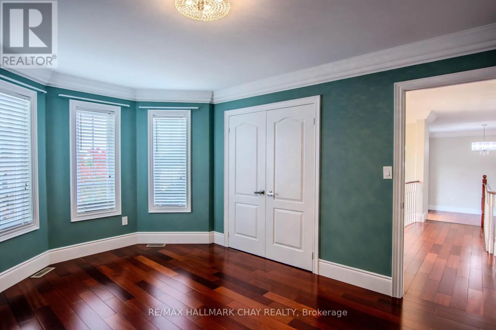104 SUCCESSION CRESCENT