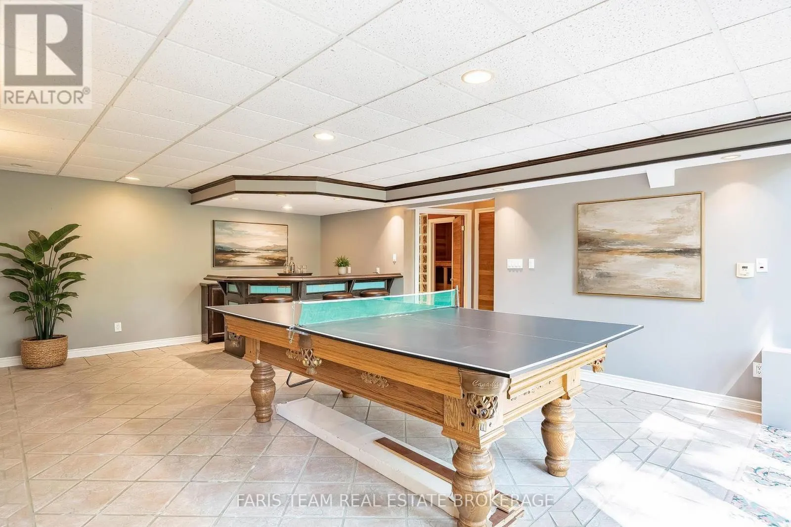 15 SCOTTDALE DRIVE