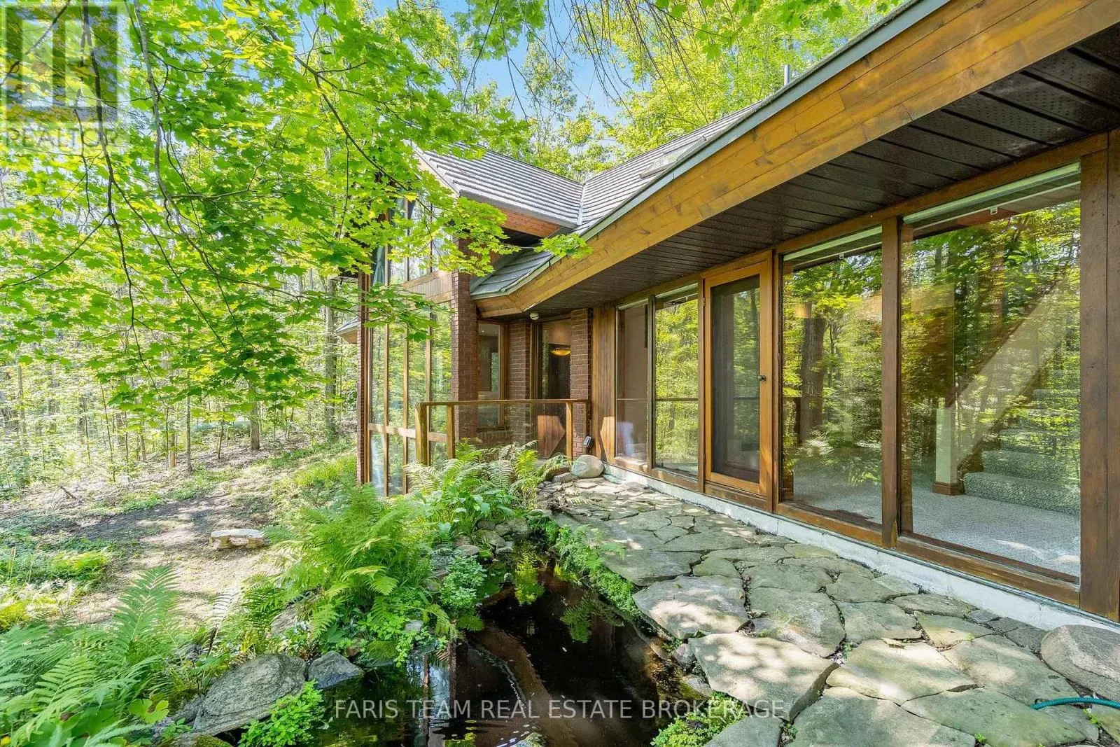 15 SCOTTDALE DRIVE