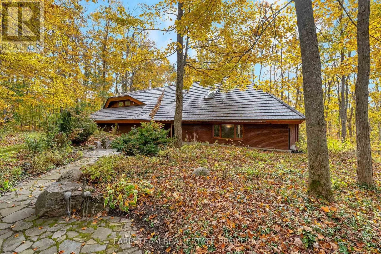 15 SCOTTDALE DRIVE