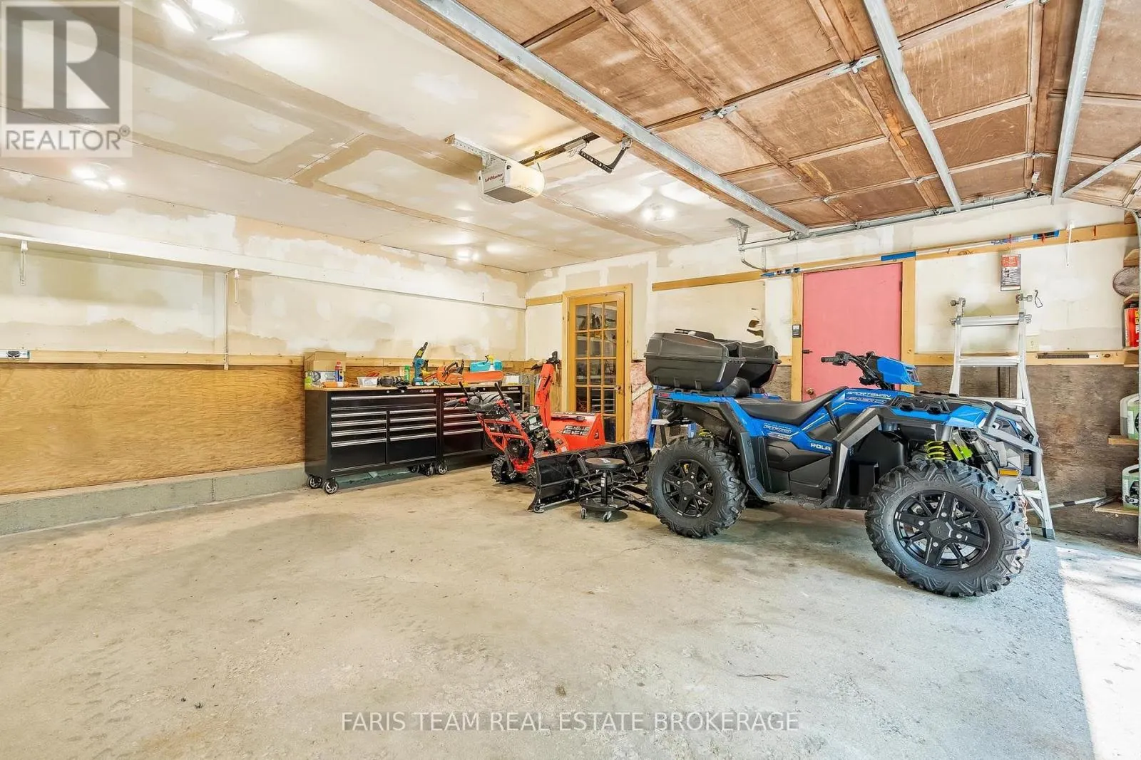 15 SCOTTDALE DRIVE