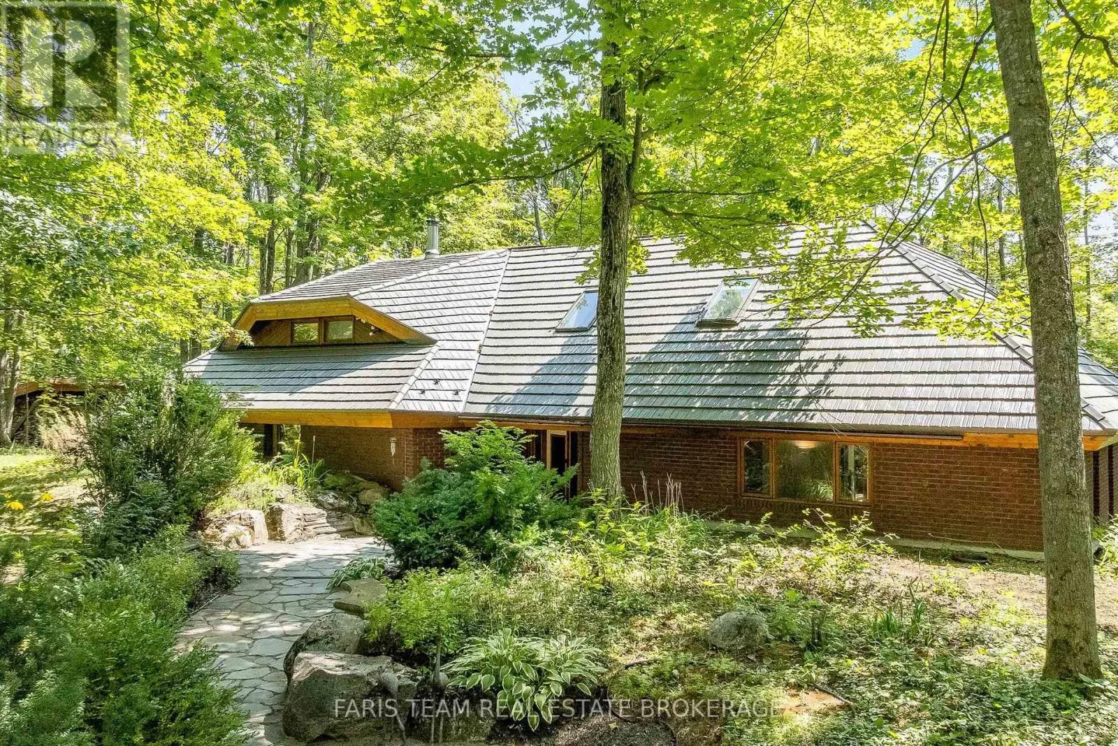 15 SCOTTDALE DRIVE