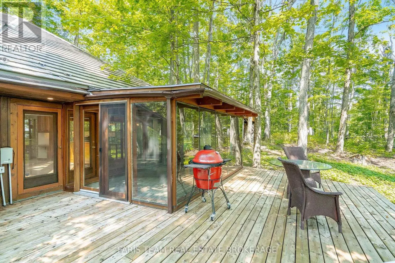 15 SCOTTDALE DRIVE