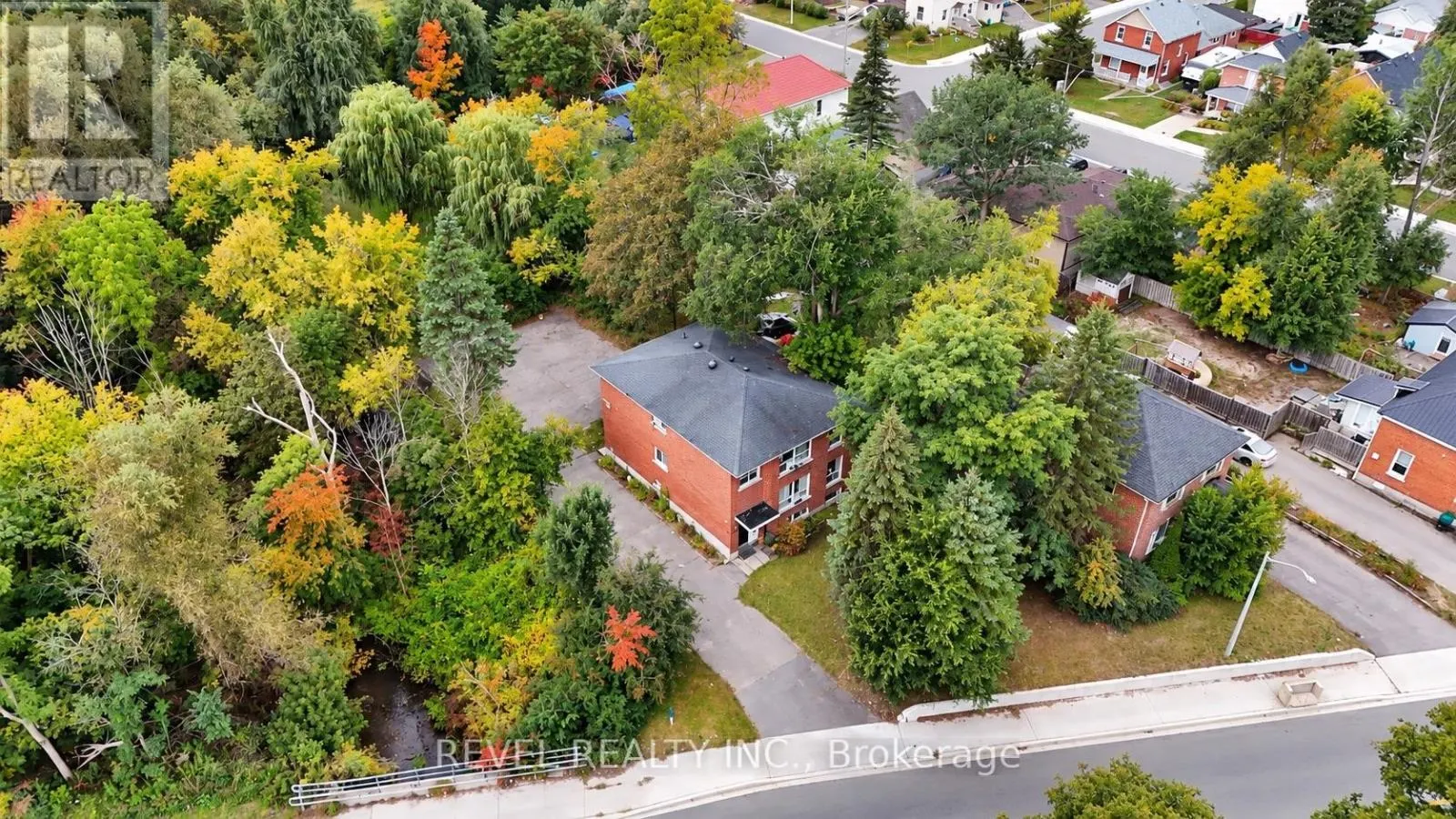 138 INNISFIL STREET