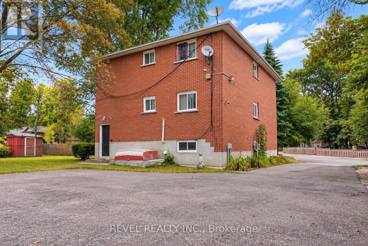 138 INNISFIL STREET