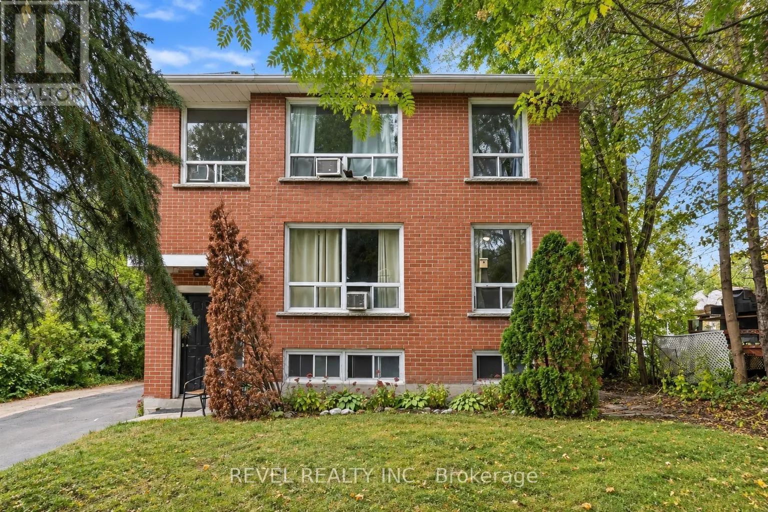 138 INNISFIL STREET