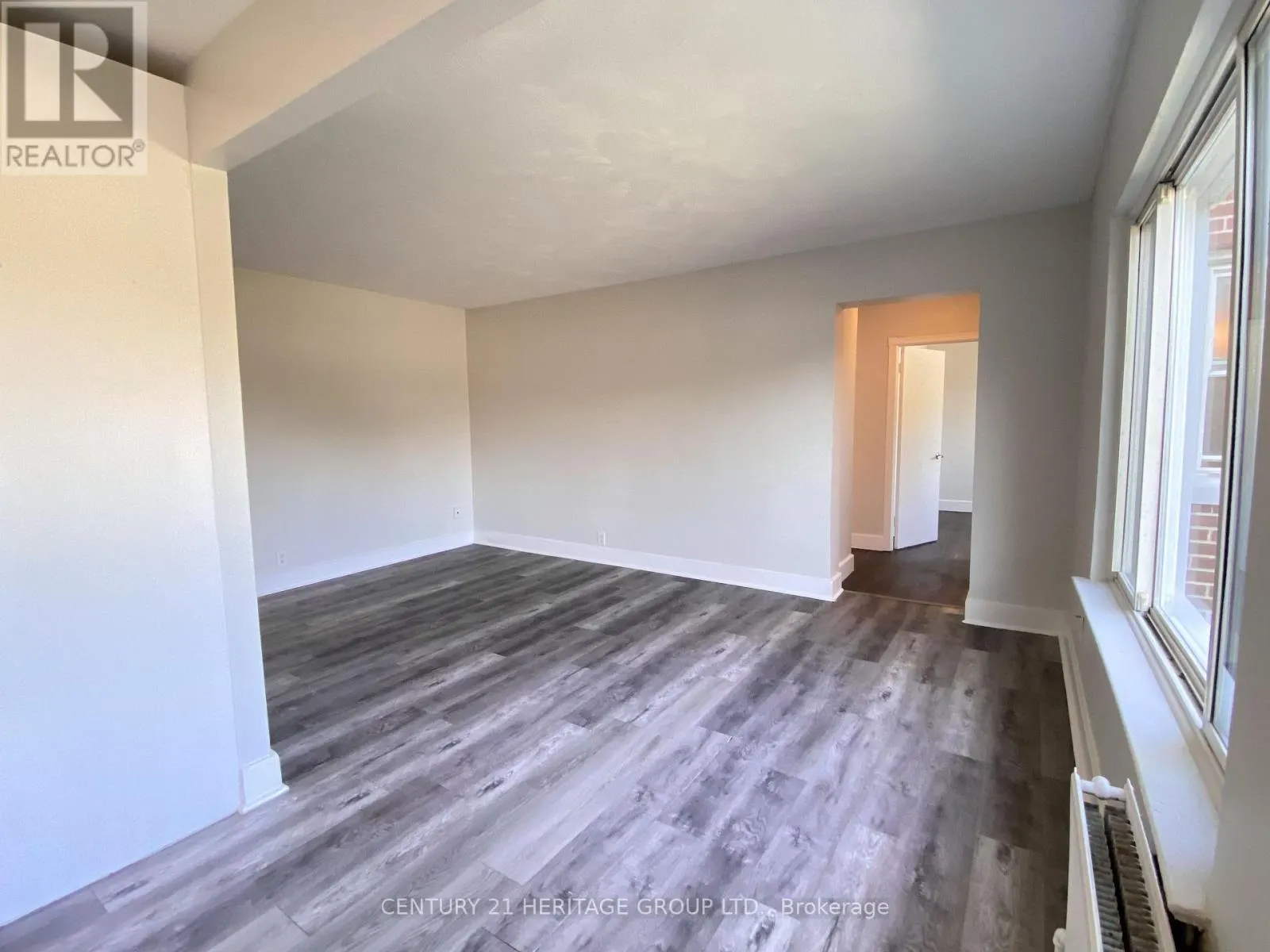 08 - 174 GROVE STREET E