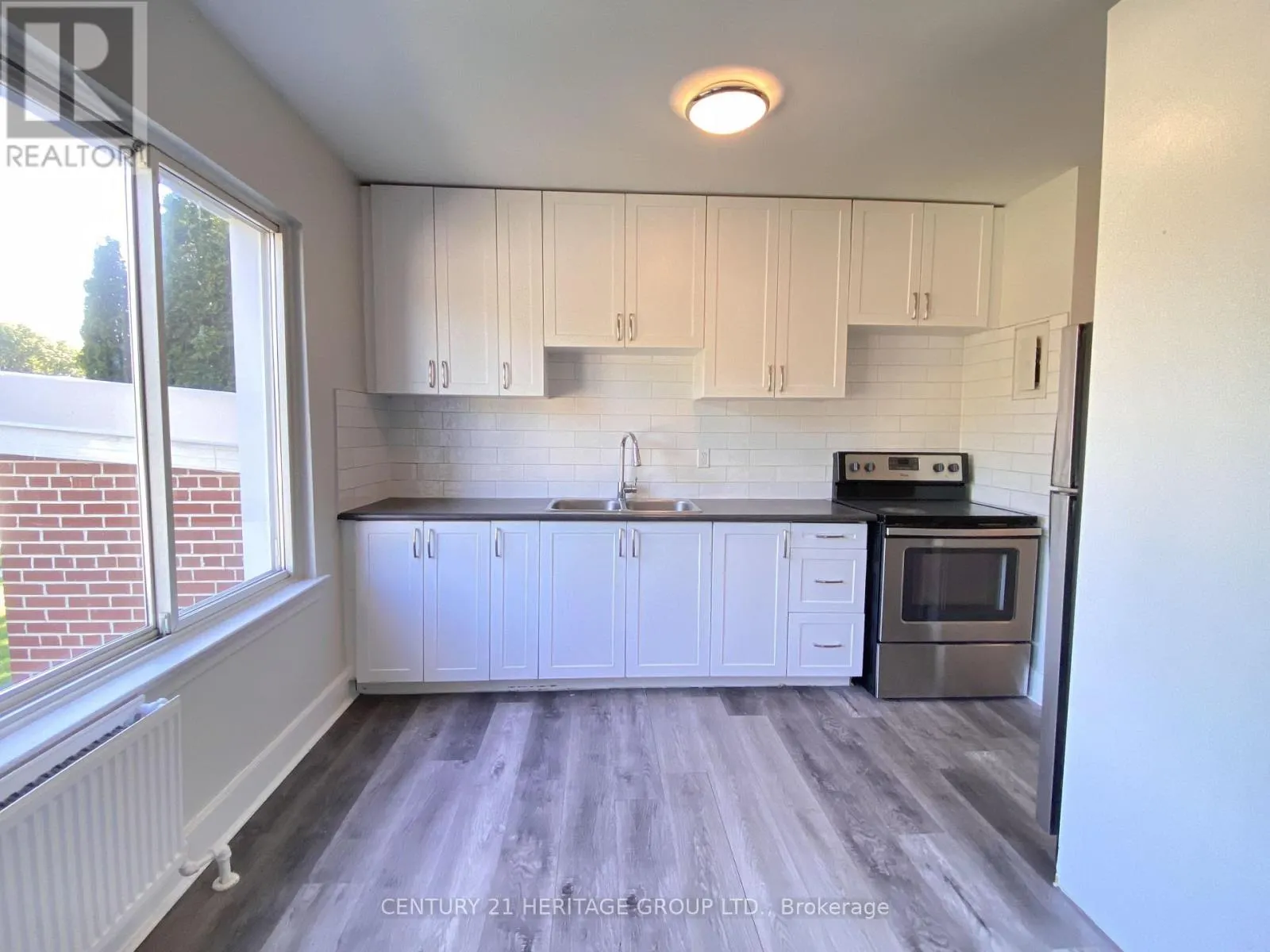 08 - 174 GROVE STREET E
