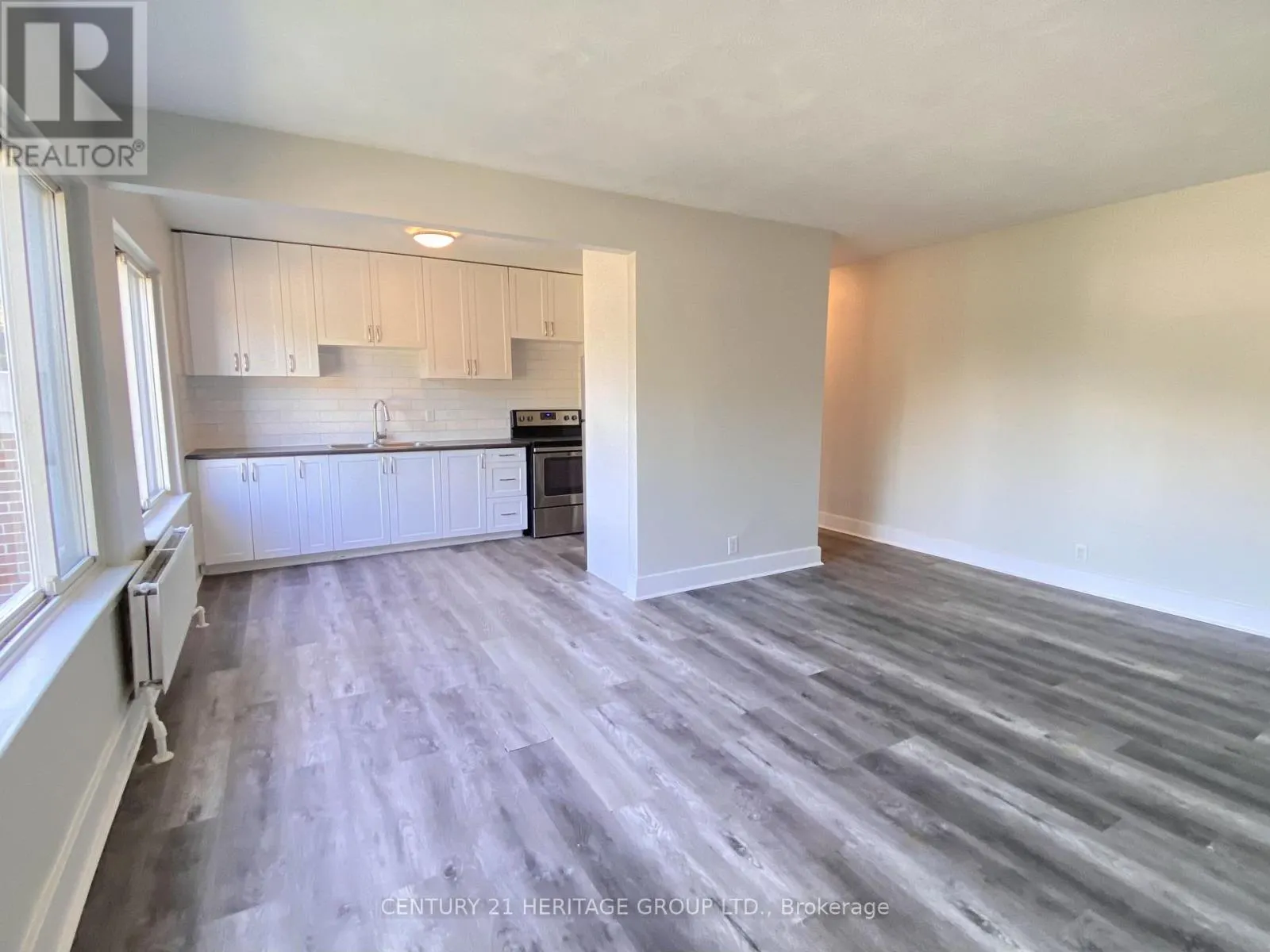 08 - 174 GROVE STREET E
