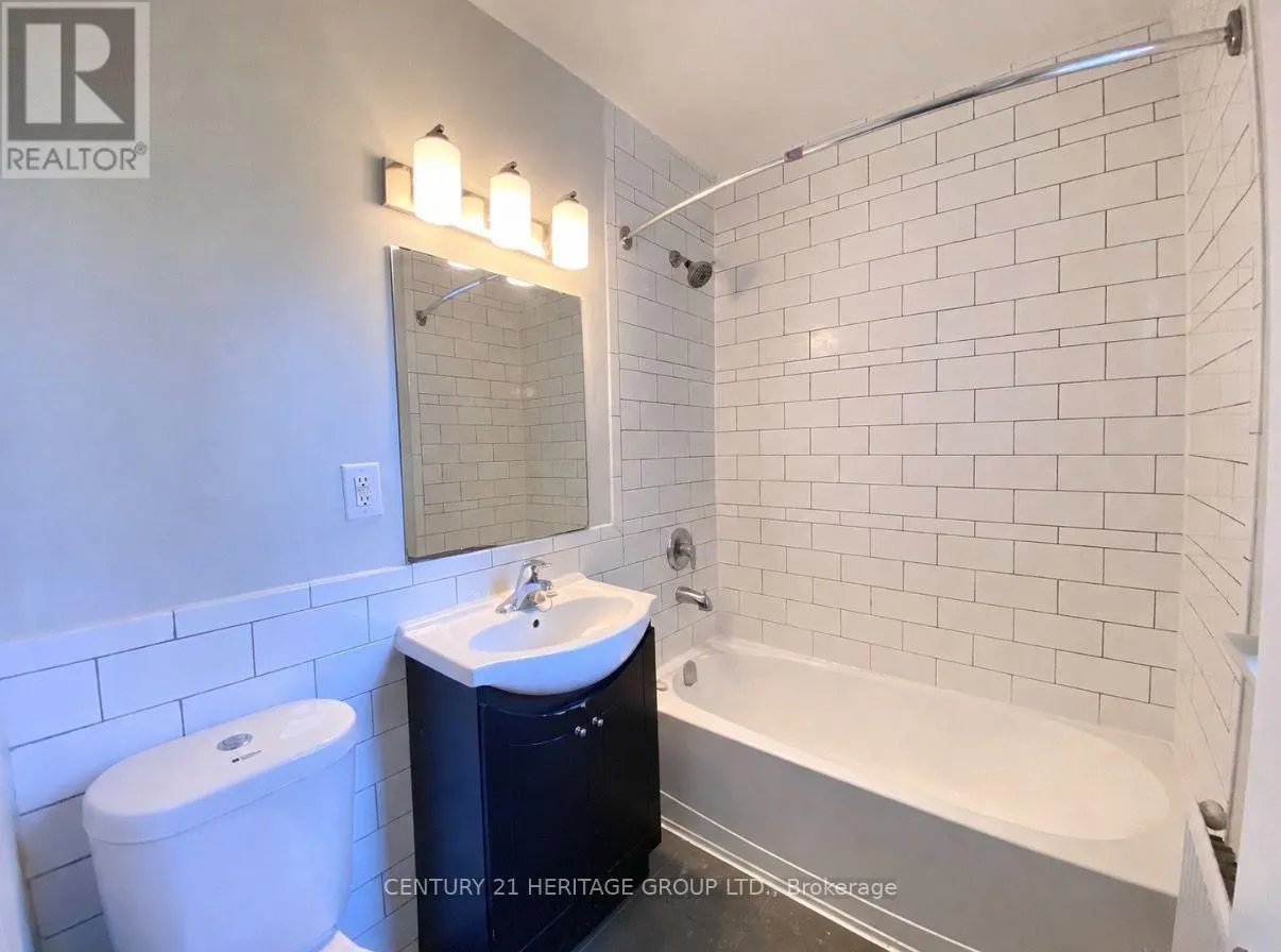 08 - 174 GROVE STREET E