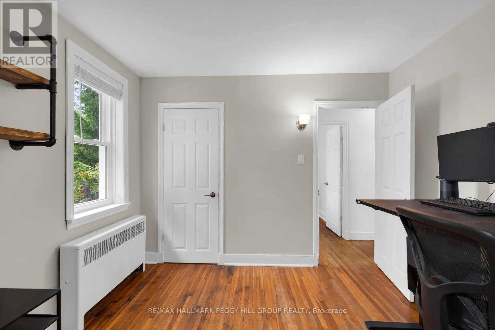 1556 FLOS RD 4 W