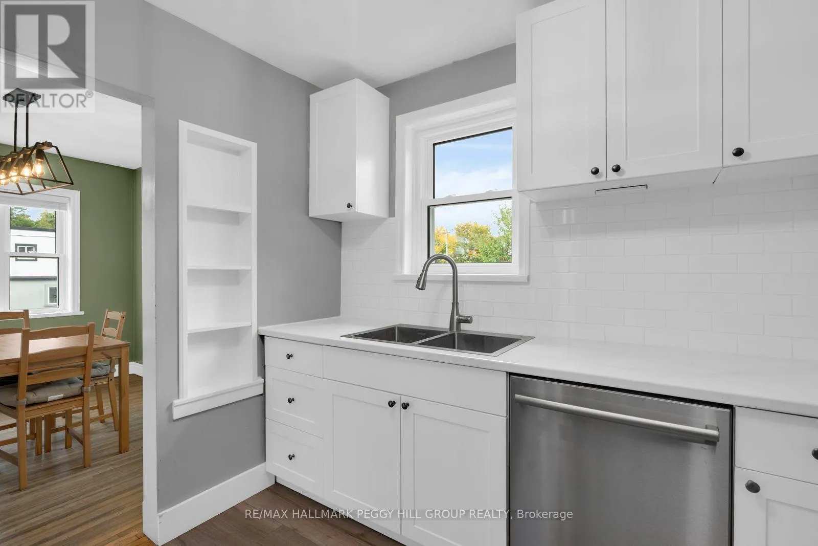 1556 FLOS RD 4 W