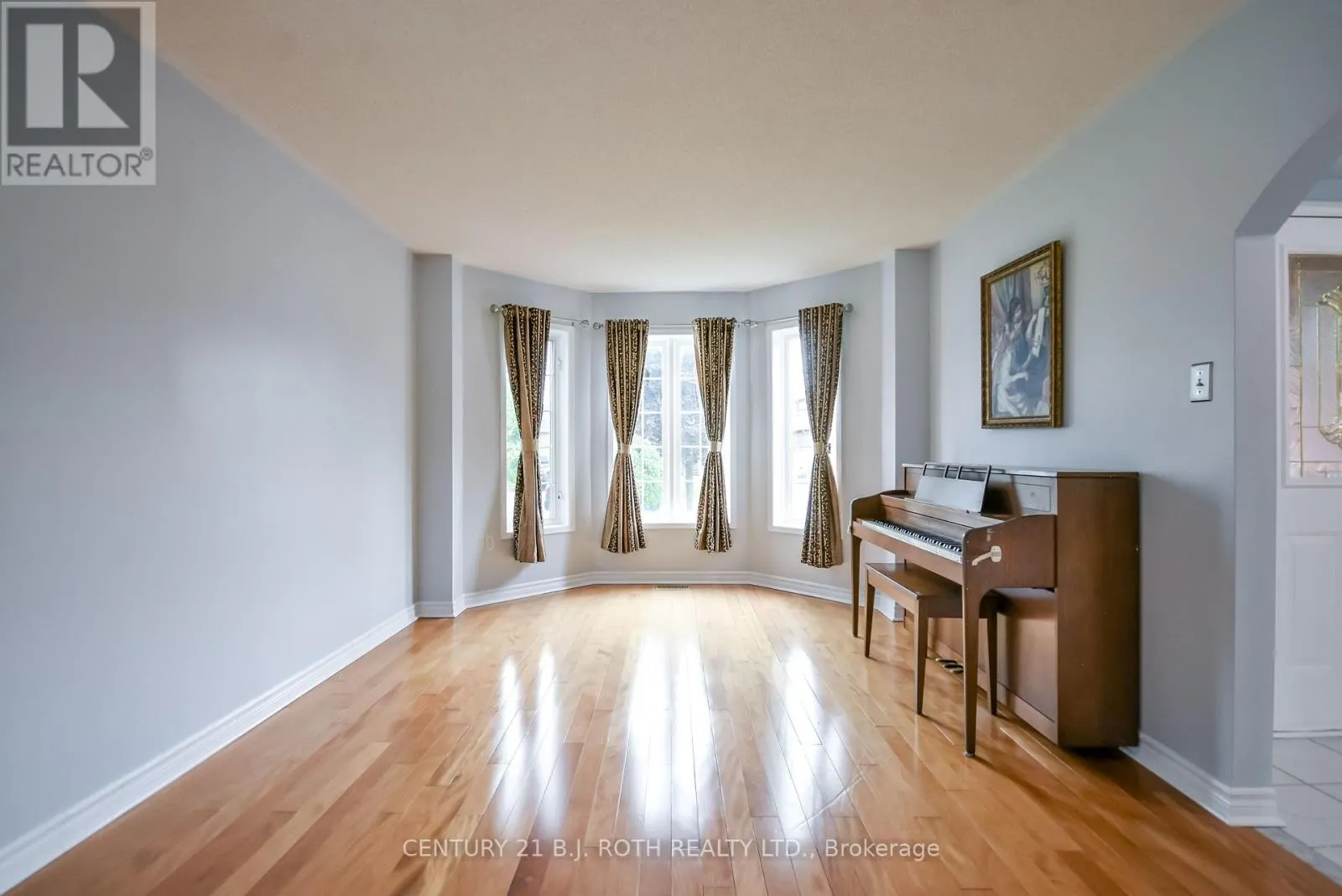 17 CROMPTON DRIVE