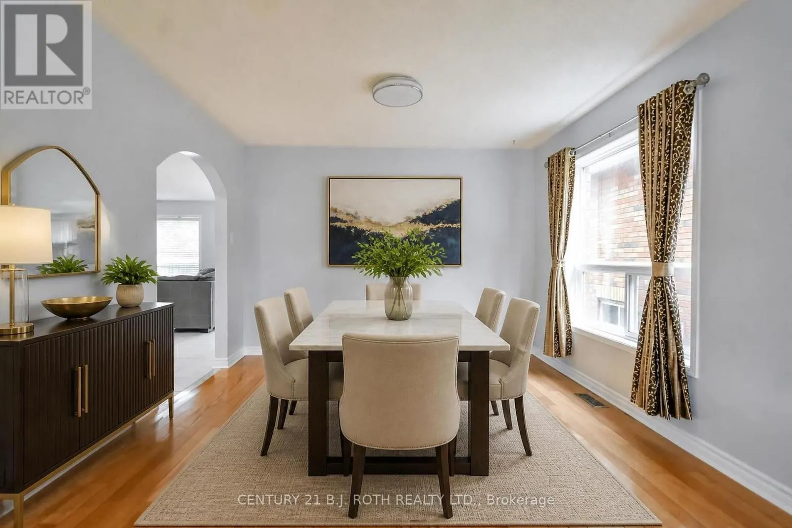 17 CROMPTON DRIVE