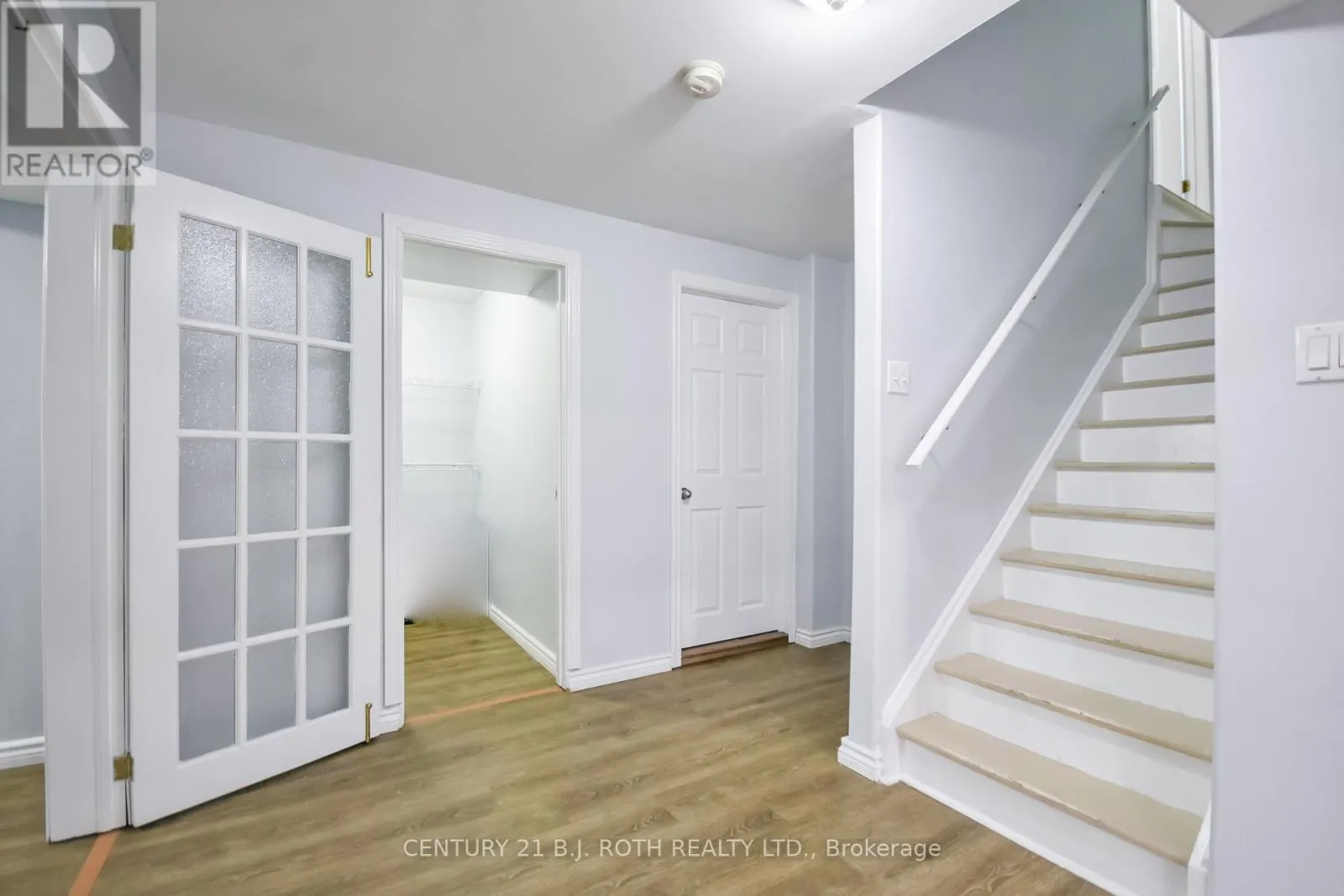 17 CROMPTON DRIVE