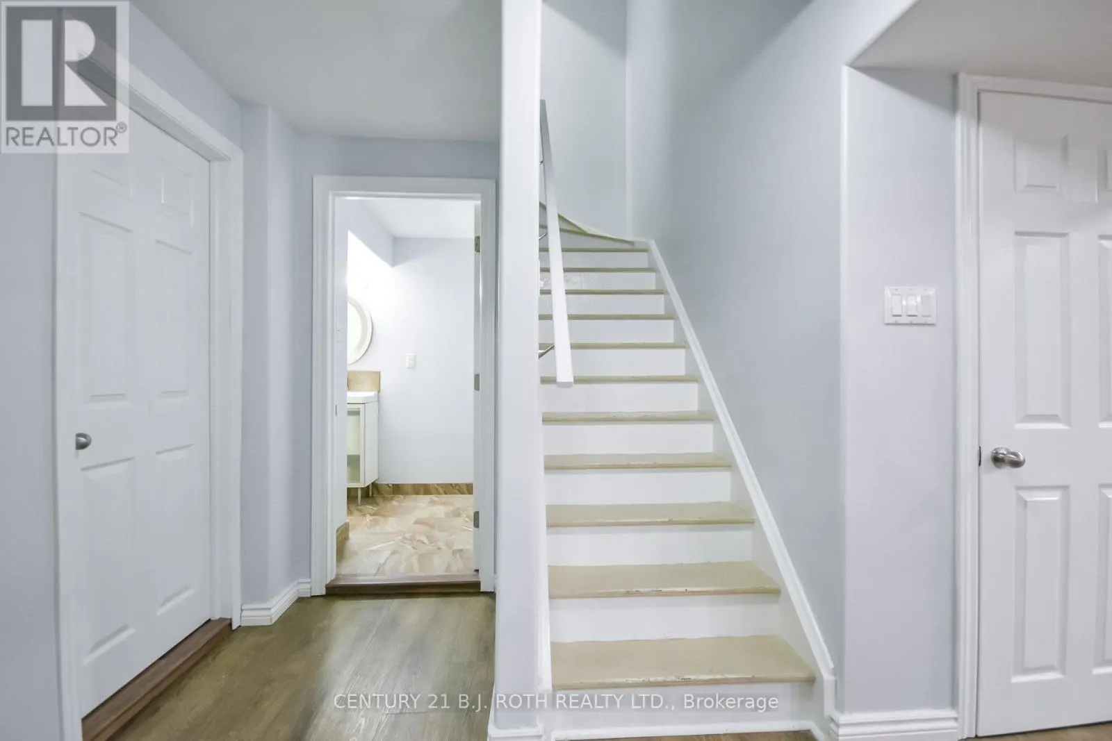 17 CROMPTON DRIVE