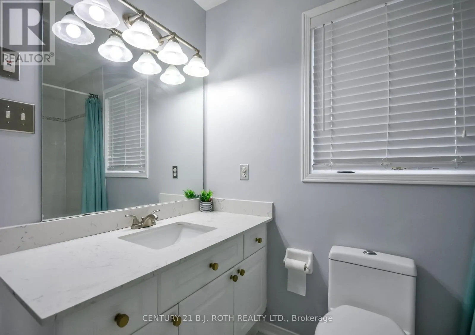 17 CROMPTON DRIVE