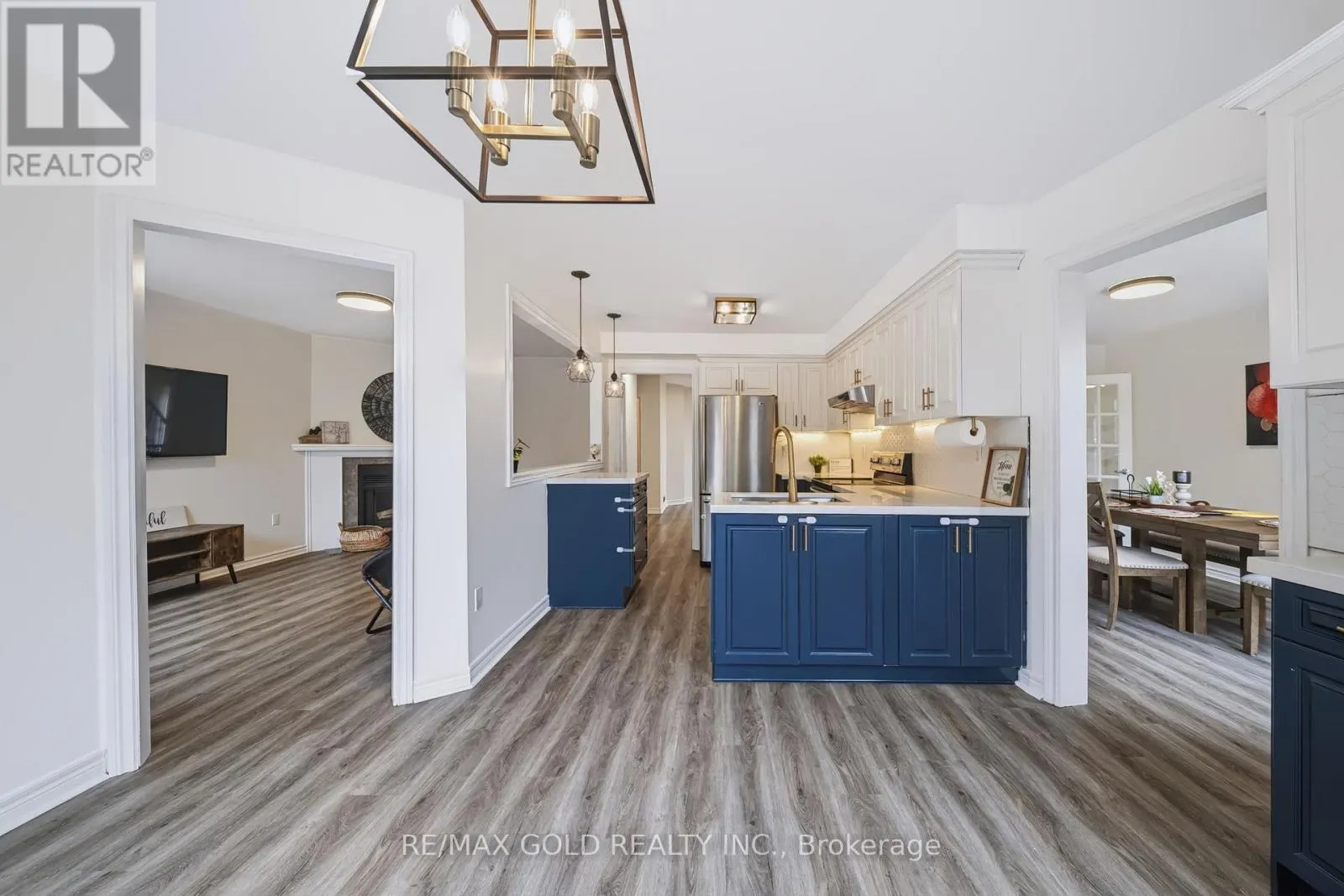 43 GOLDEN MEADOW ROAD