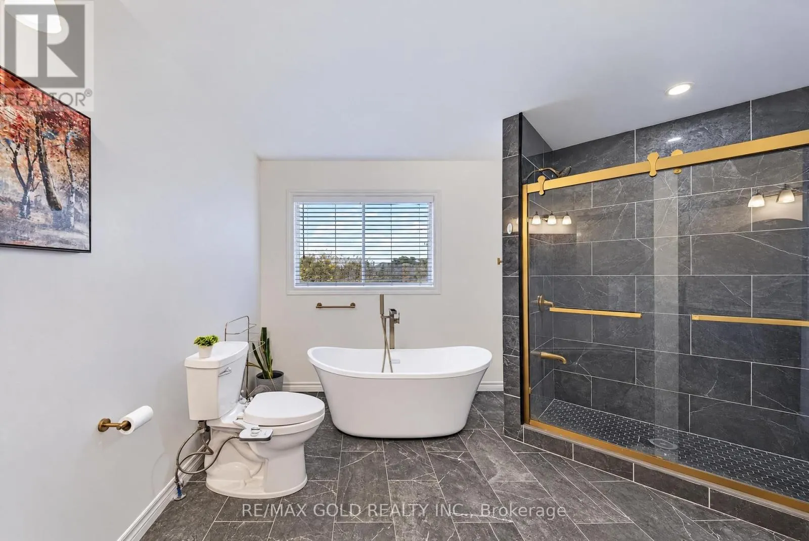 43 GOLDEN MEADOW ROAD
