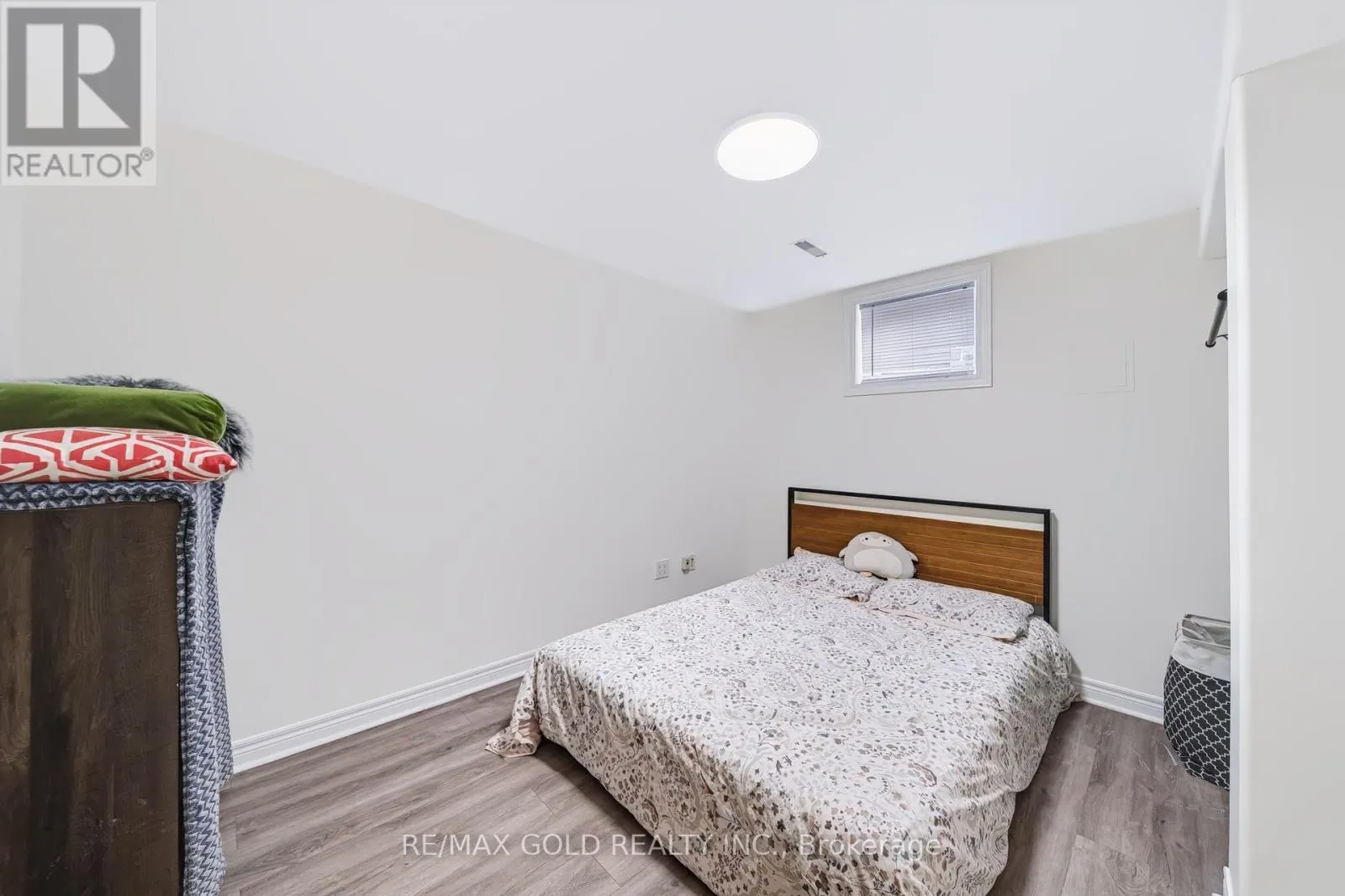 43 GOLDEN MEADOW ROAD