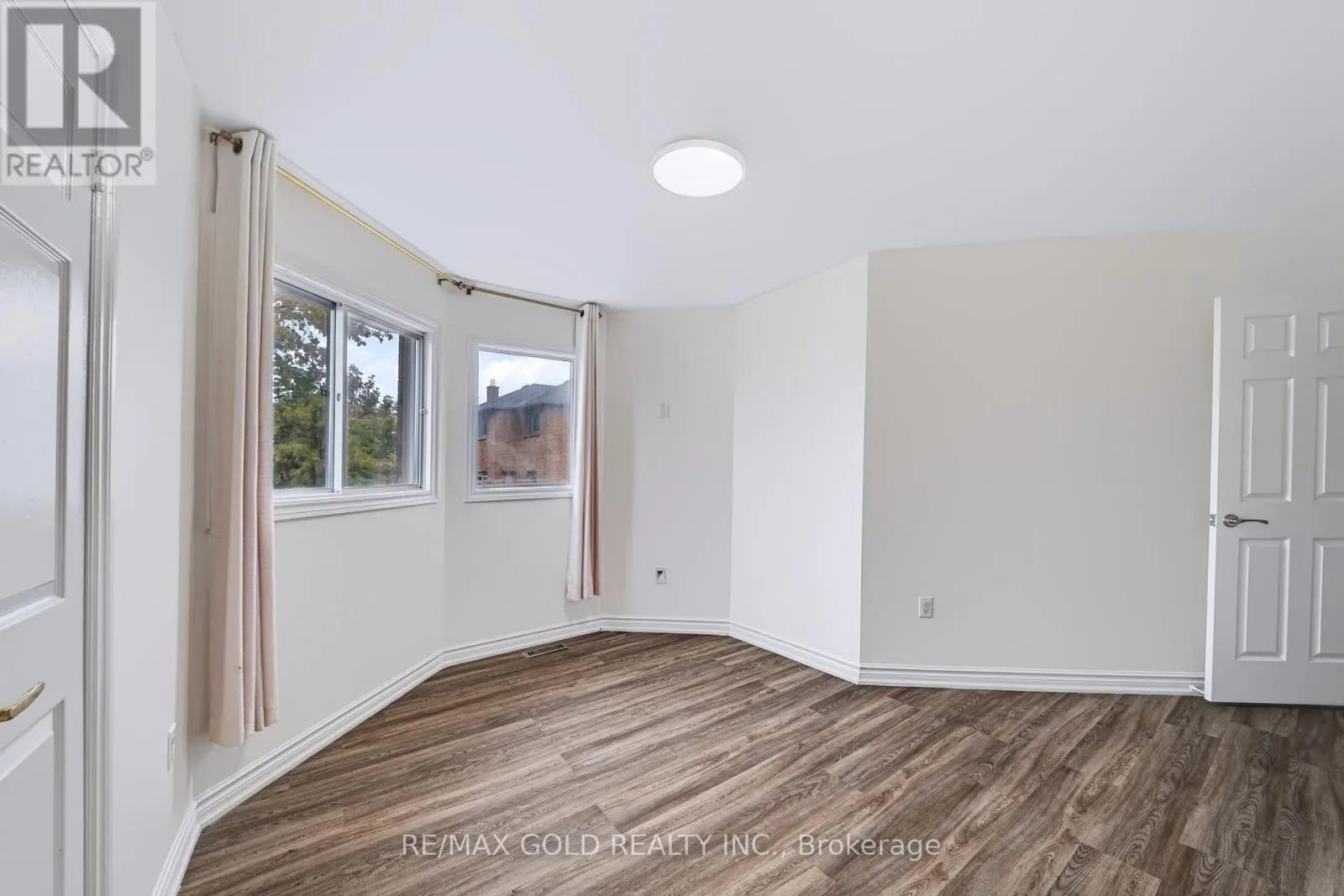 43 GOLDEN MEADOW ROAD