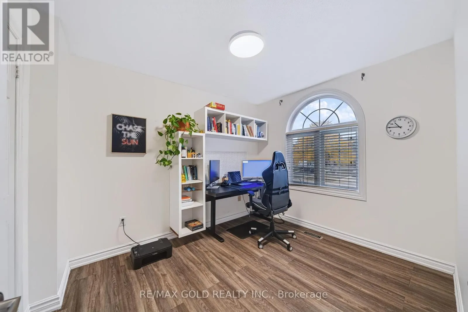 43 GOLDEN MEADOW ROAD