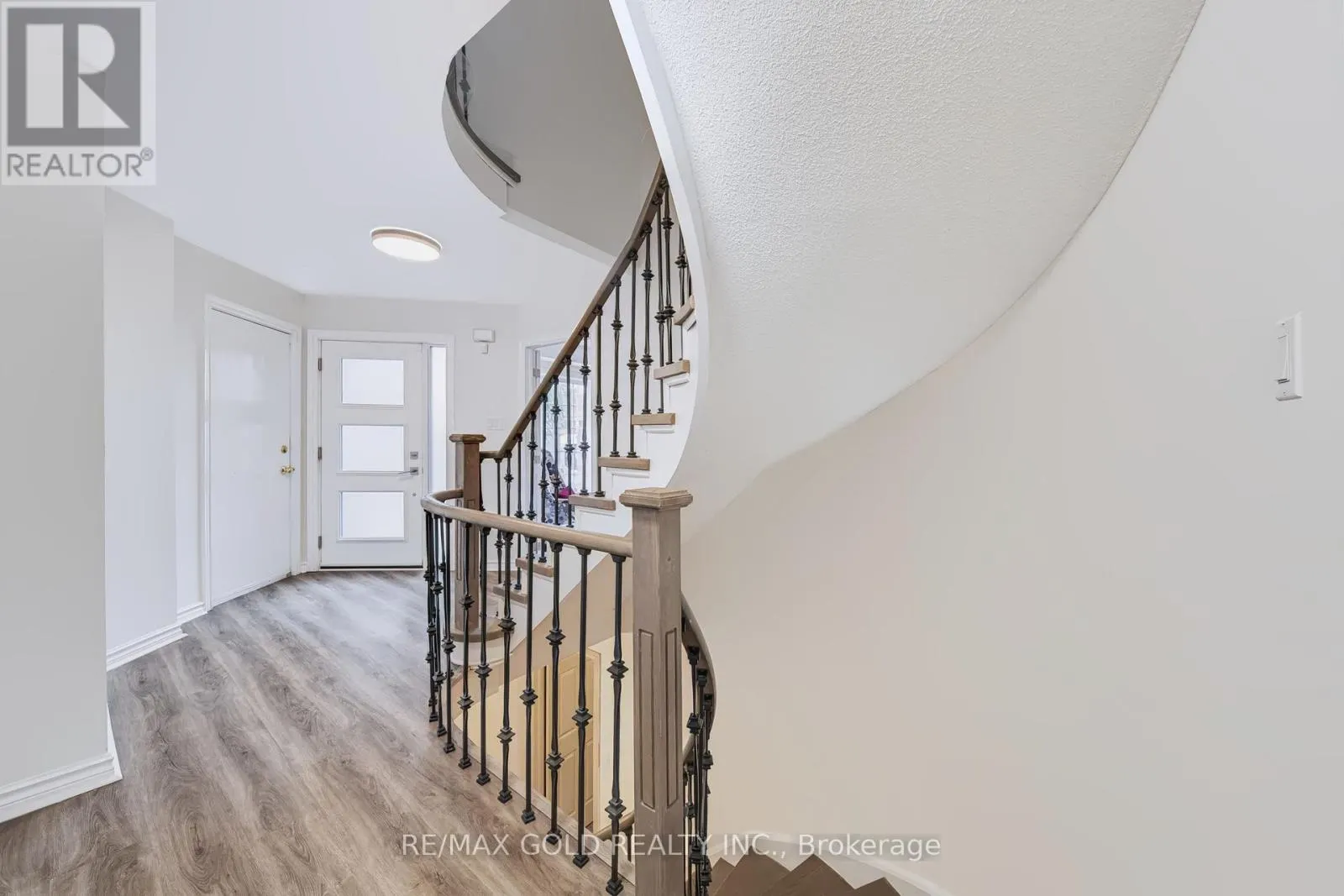 43 GOLDEN MEADOW ROAD