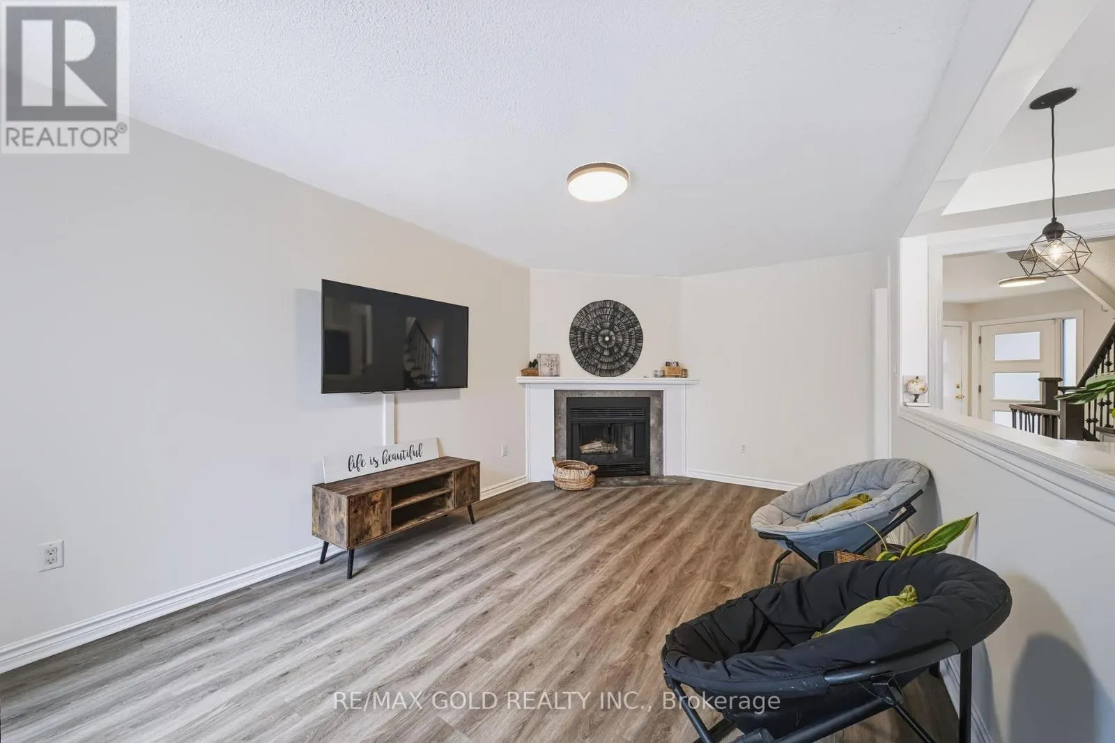 43 GOLDEN MEADOW ROAD
