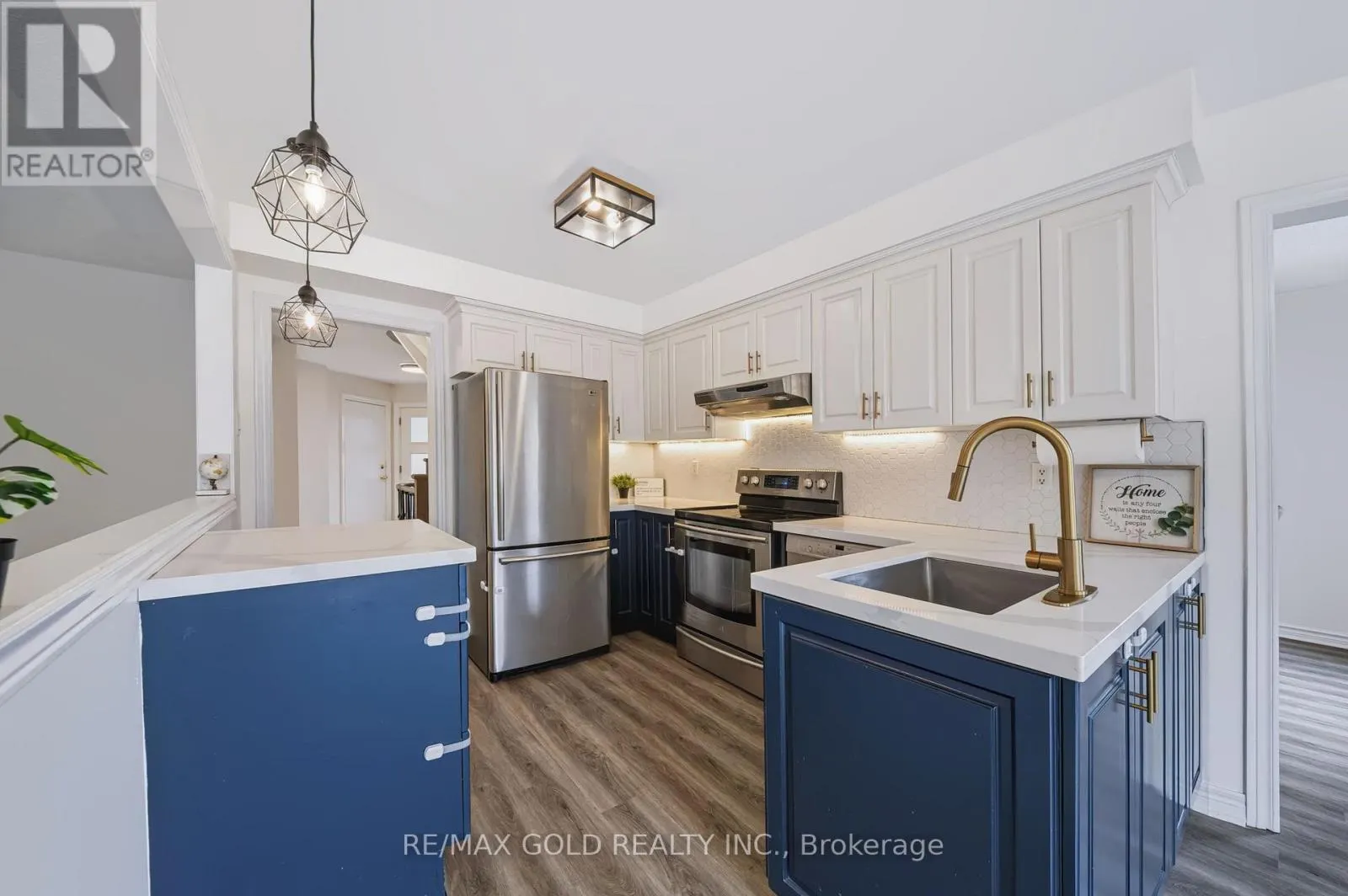 43 GOLDEN MEADOW ROAD