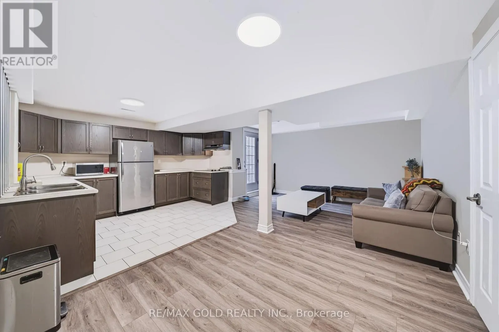 43 GOLDEN MEADOW ROAD
