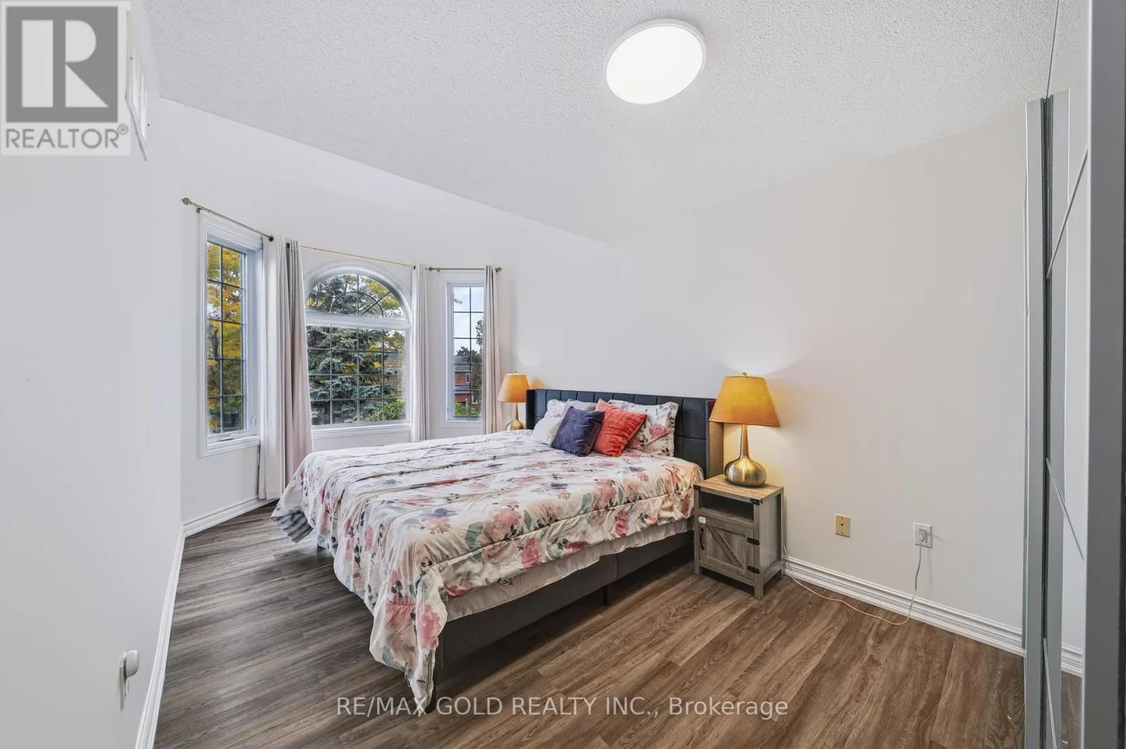 43 GOLDEN MEADOW ROAD