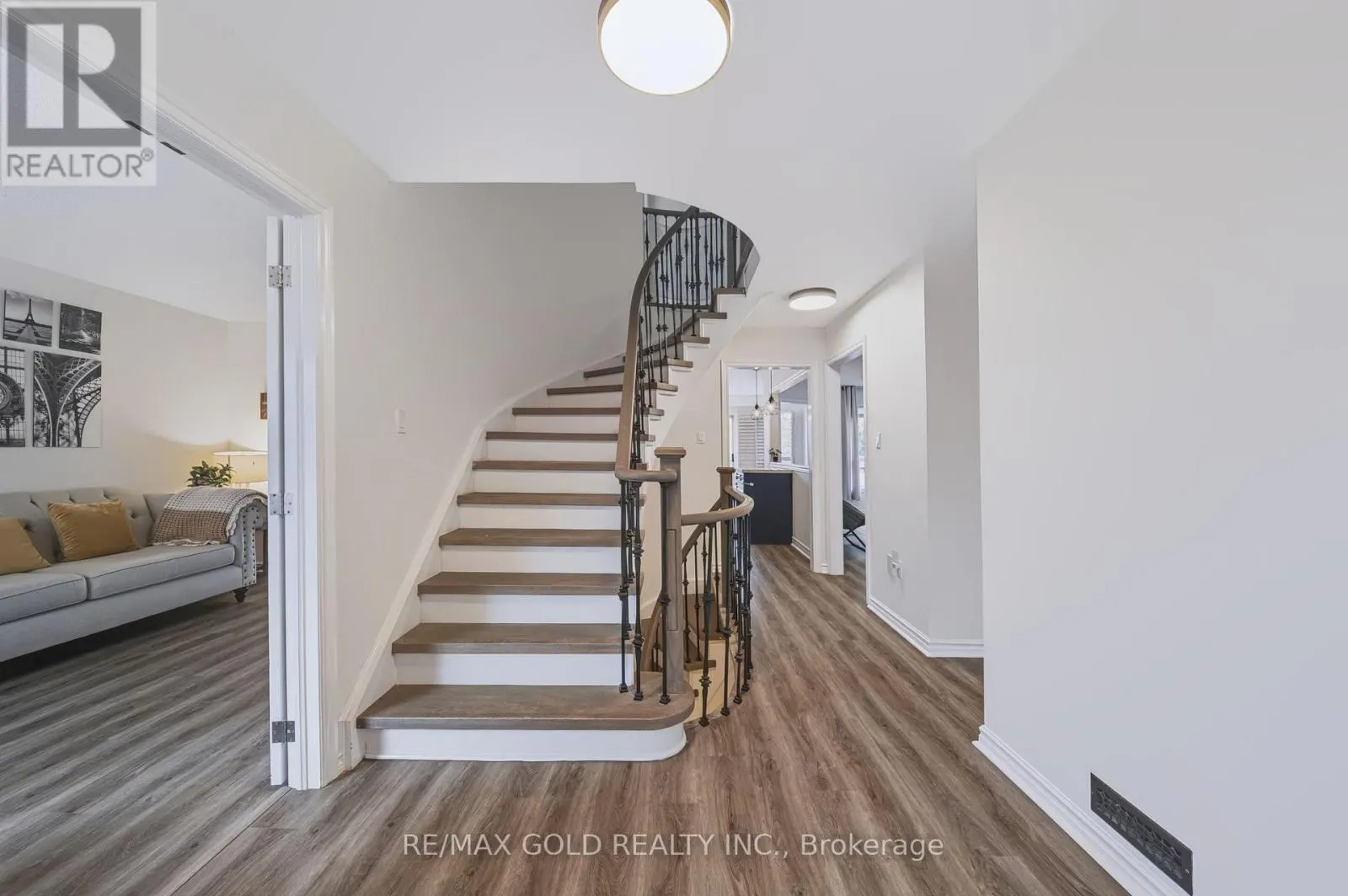43 GOLDEN MEADOW ROAD