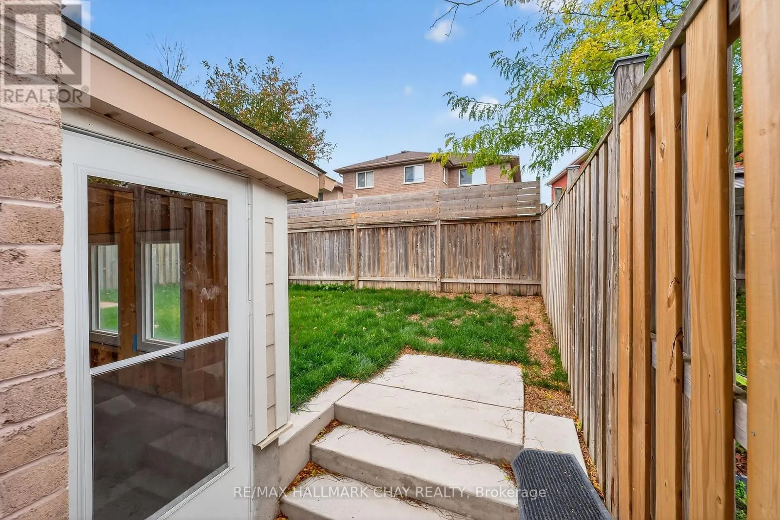 LOWER - 158 PRINGLE DRIVE