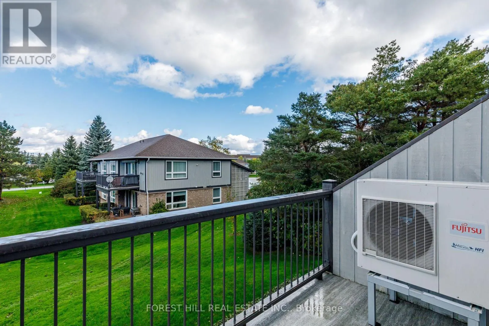 348 MARINERS WAY