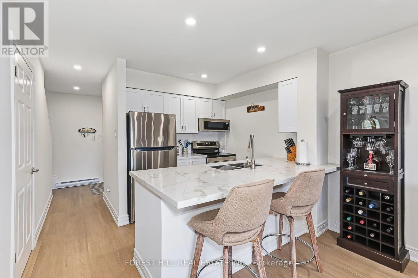 348 MARINERS WAY