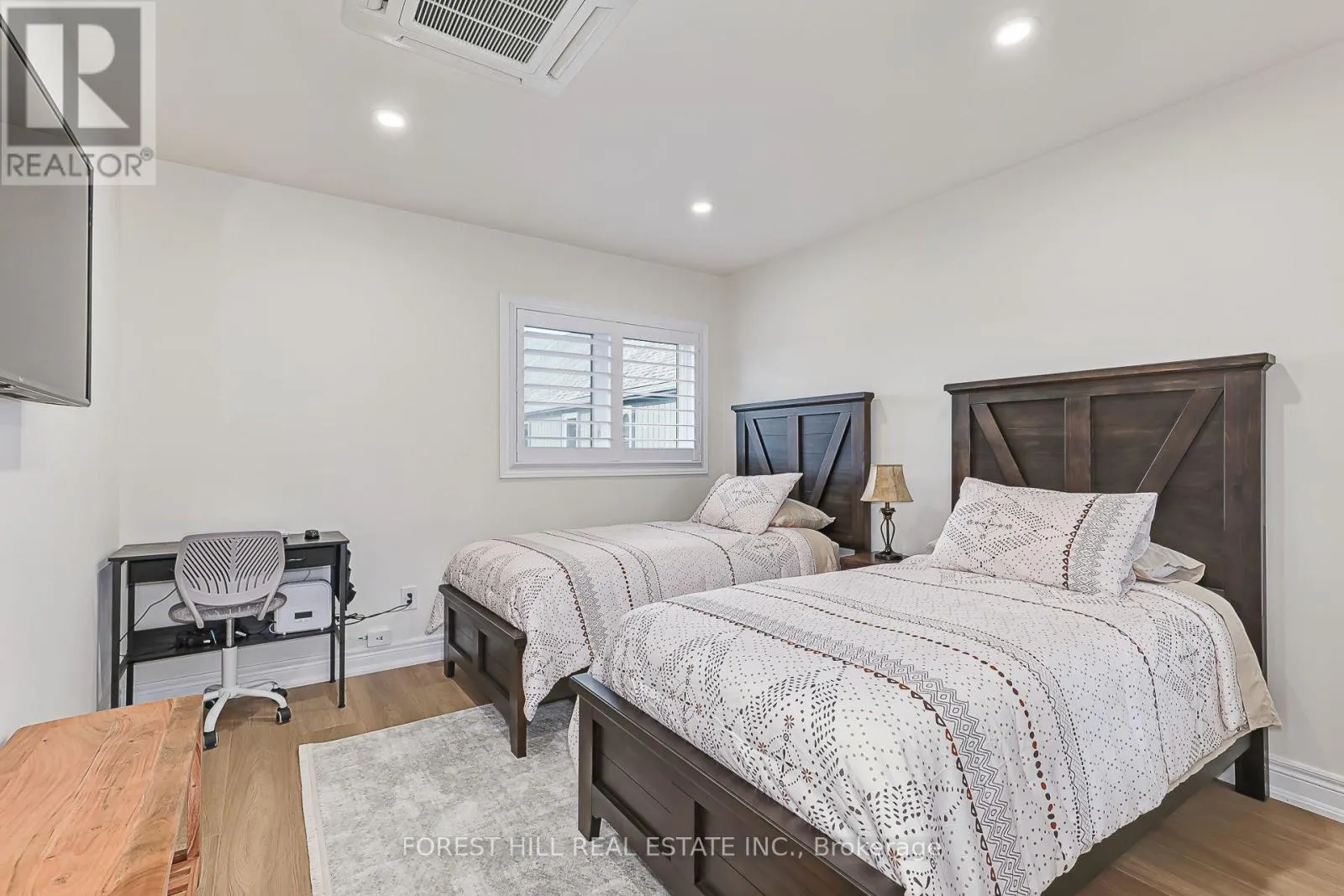 348 MARINERS WAY