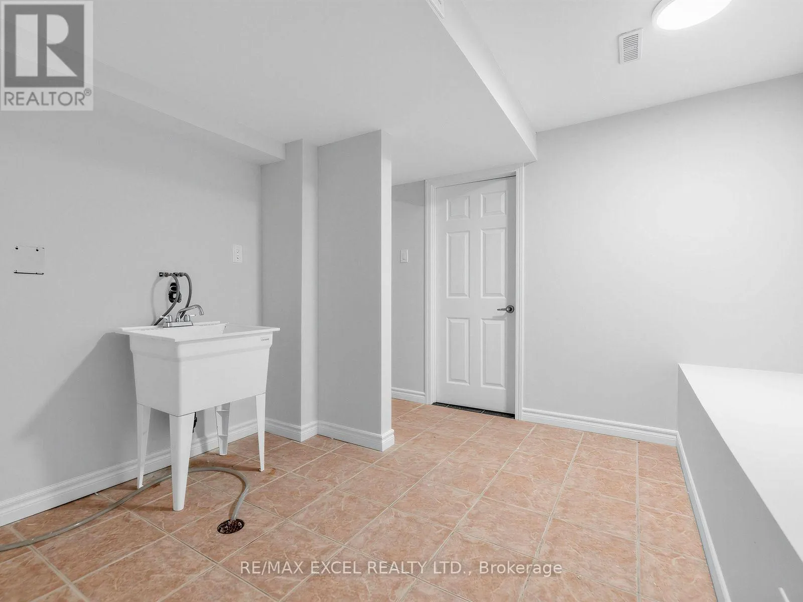 396 CUNDLES ROAD W